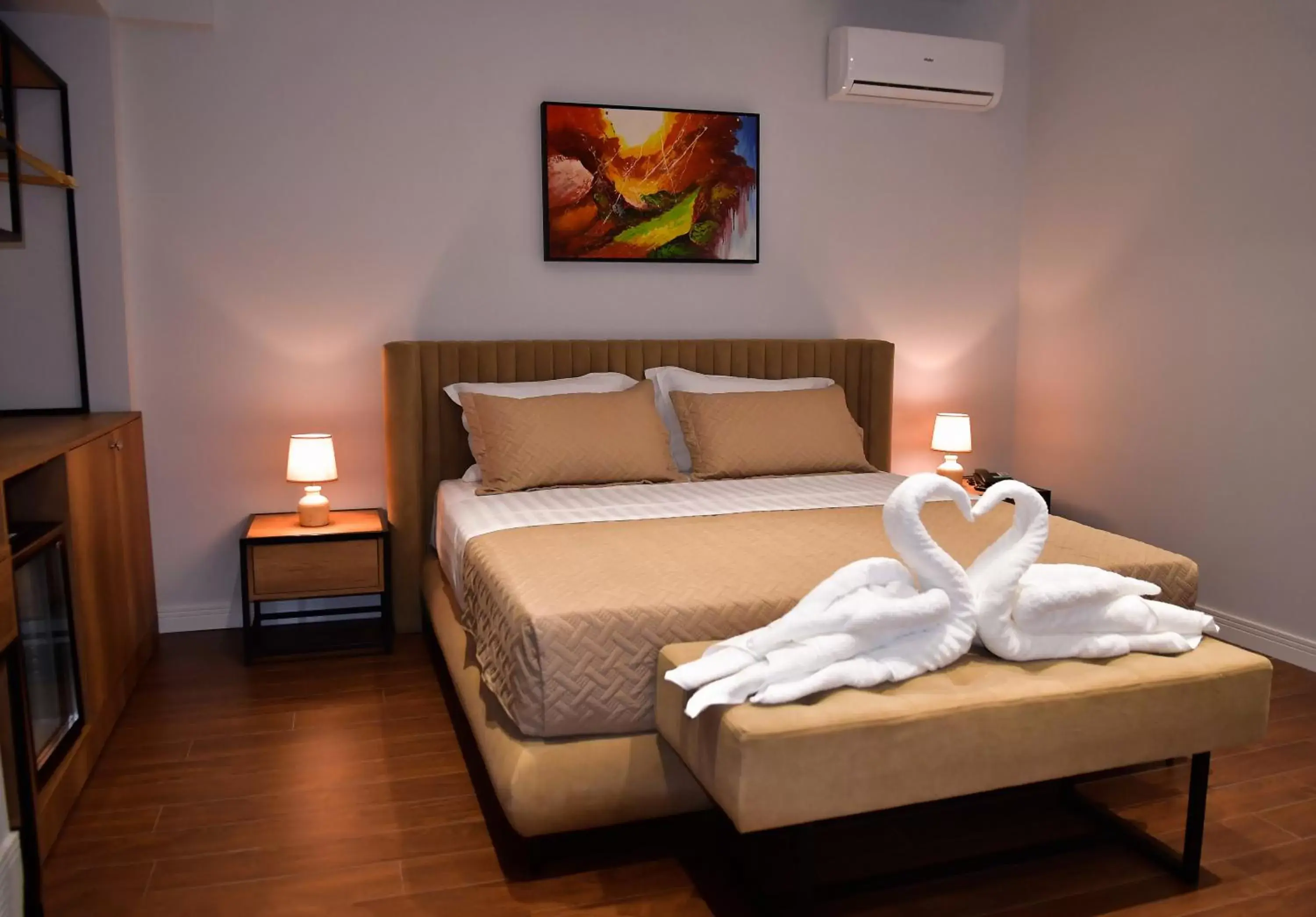 King Suite in 313 Villa City Center Hotel King Suite in 313 Villa City Center Hotel