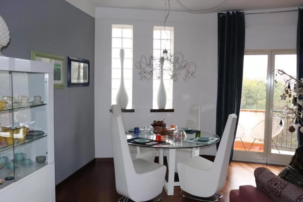 Dining Area in La scala del libro
