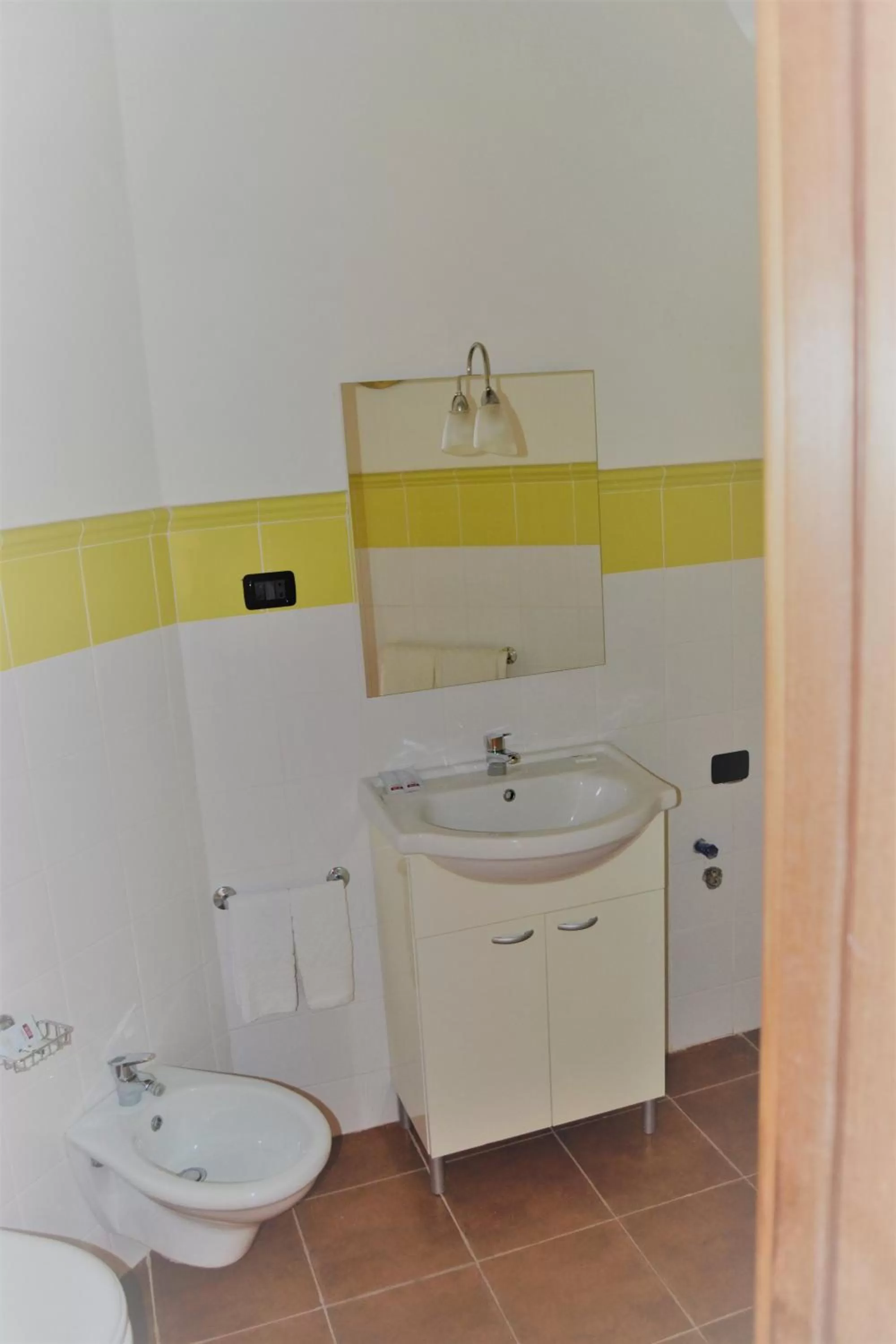 Toilet, Bathroom in Porto Antigo Hotel BB