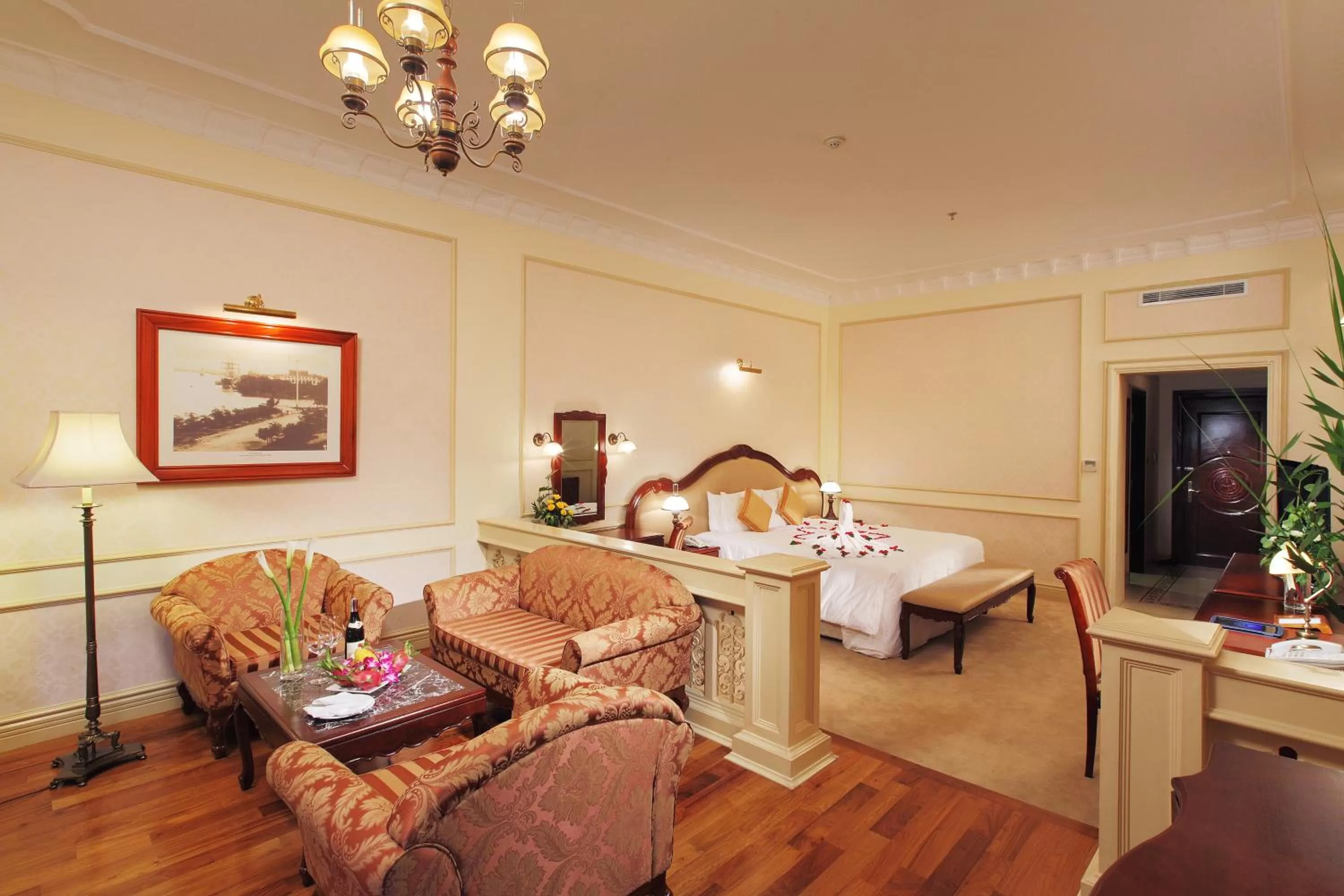 Heritage Room - single occupancy in Hotel Continental Saigon