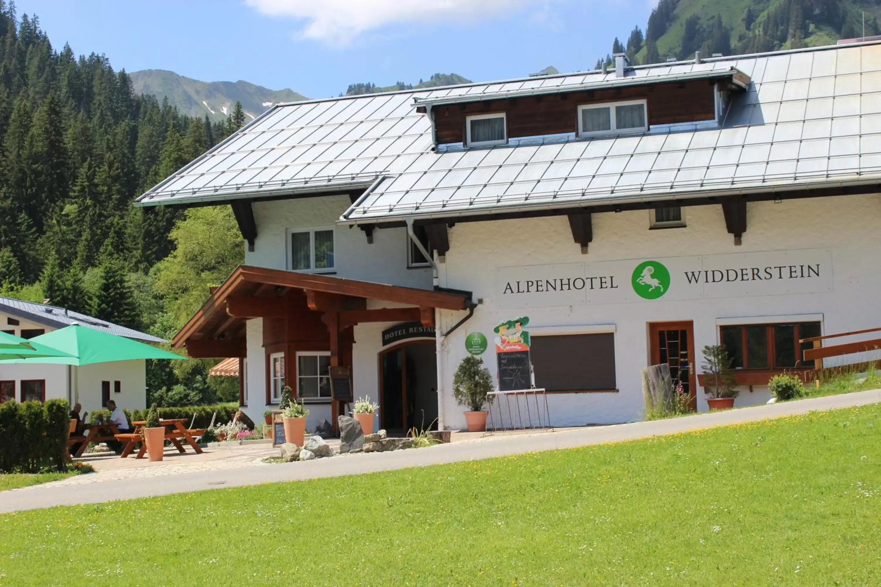 Facade/entrance, Property Building in Alpenhotel Widderstein