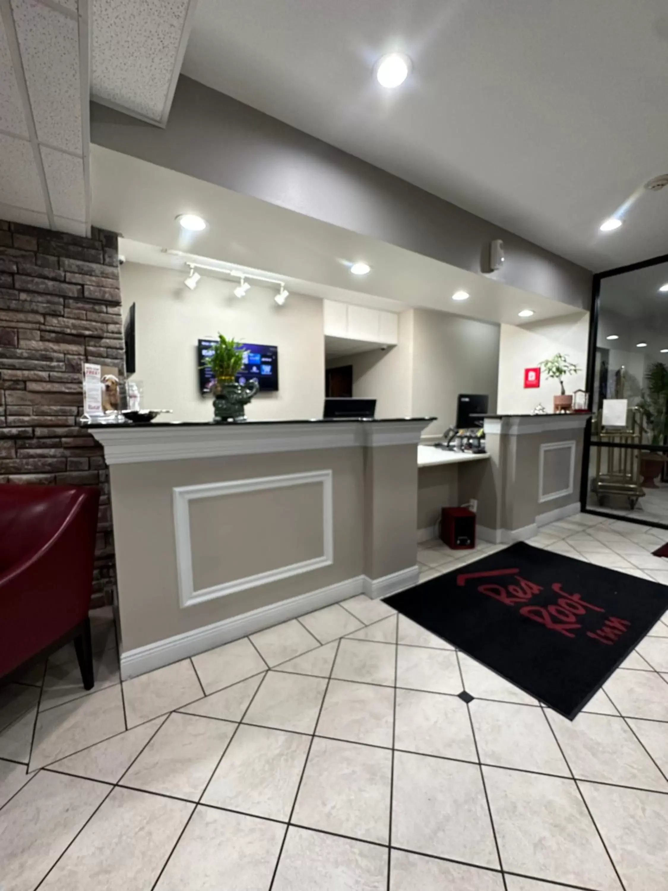 Lobby or reception, Lobby/Reception in Red Roof Inn & Suites Biloxi-Ocean Springs