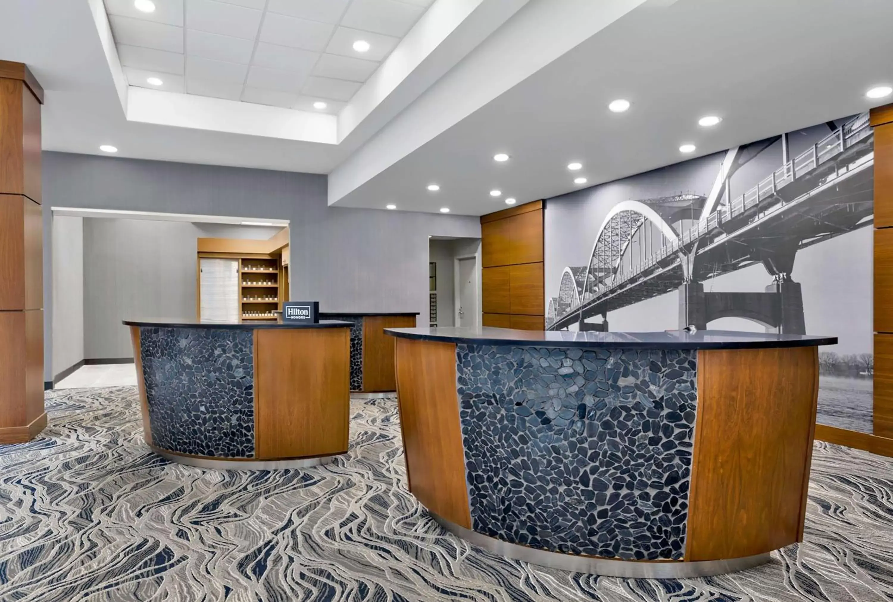 Lobby or reception, Lobby/Reception in DoubleTree by Hilton Davenport