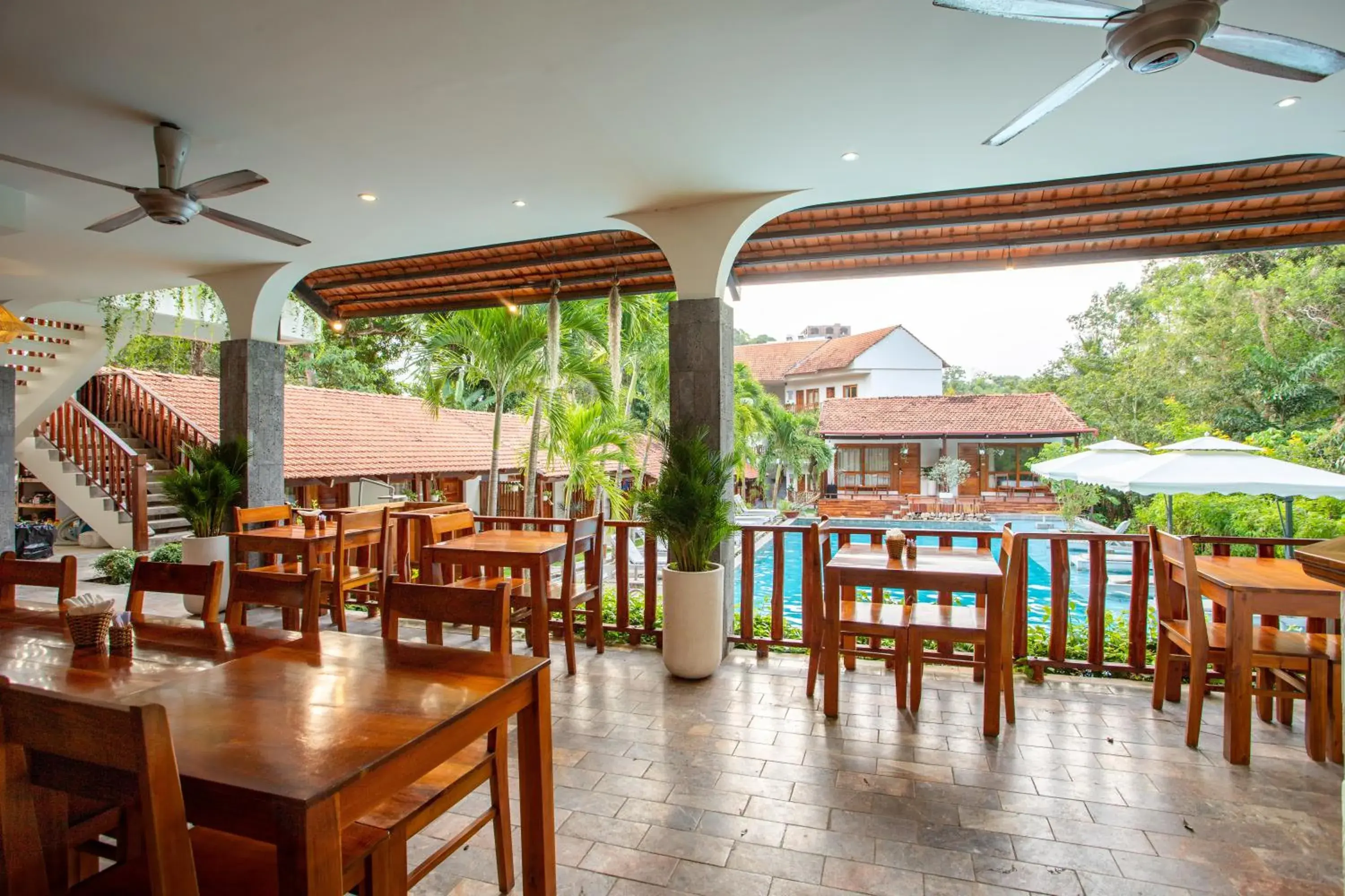 Restaurant/Places to Eat in Bauhinia Resort Phu Quoc