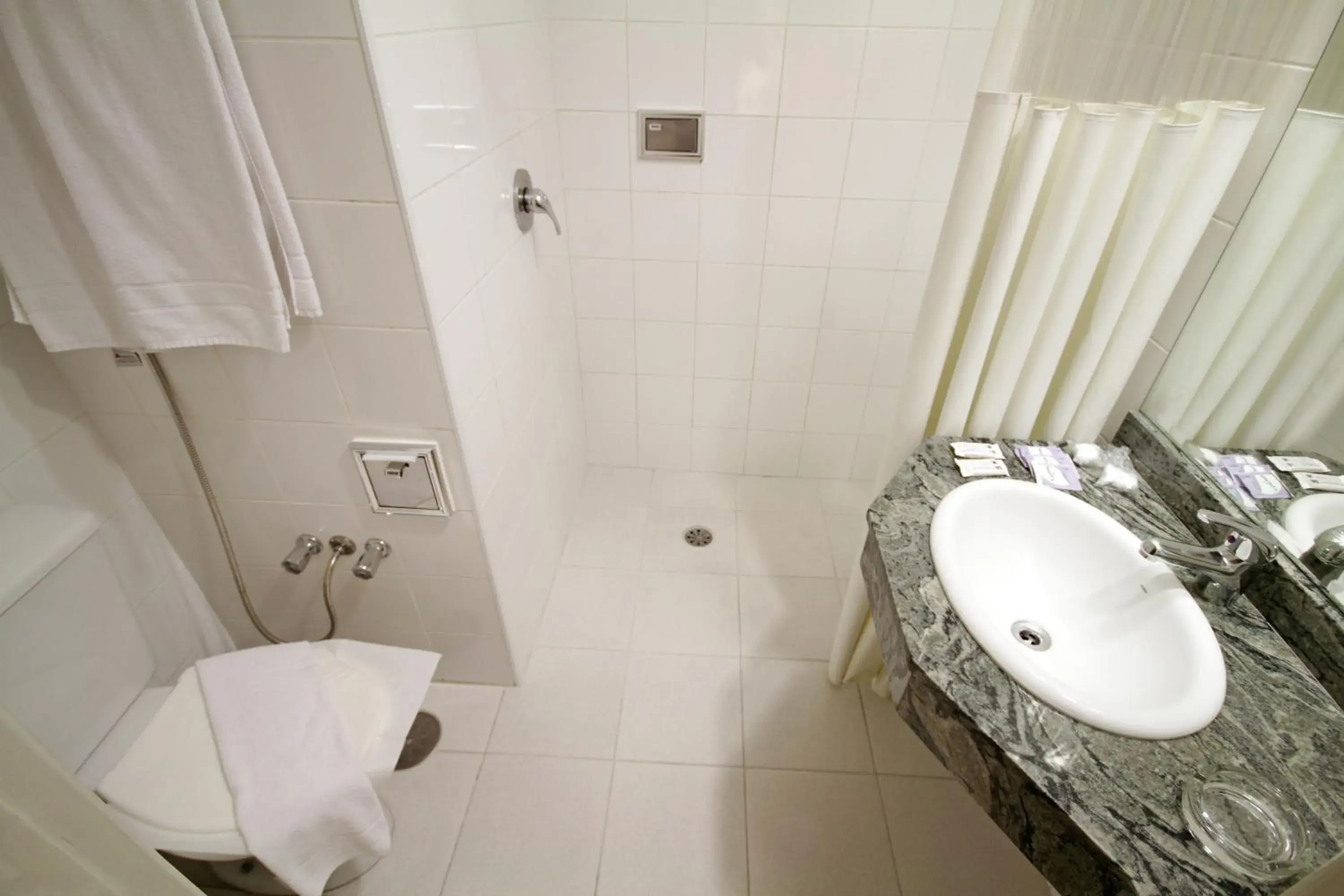 Shower, Bathroom in San Michel Hotel