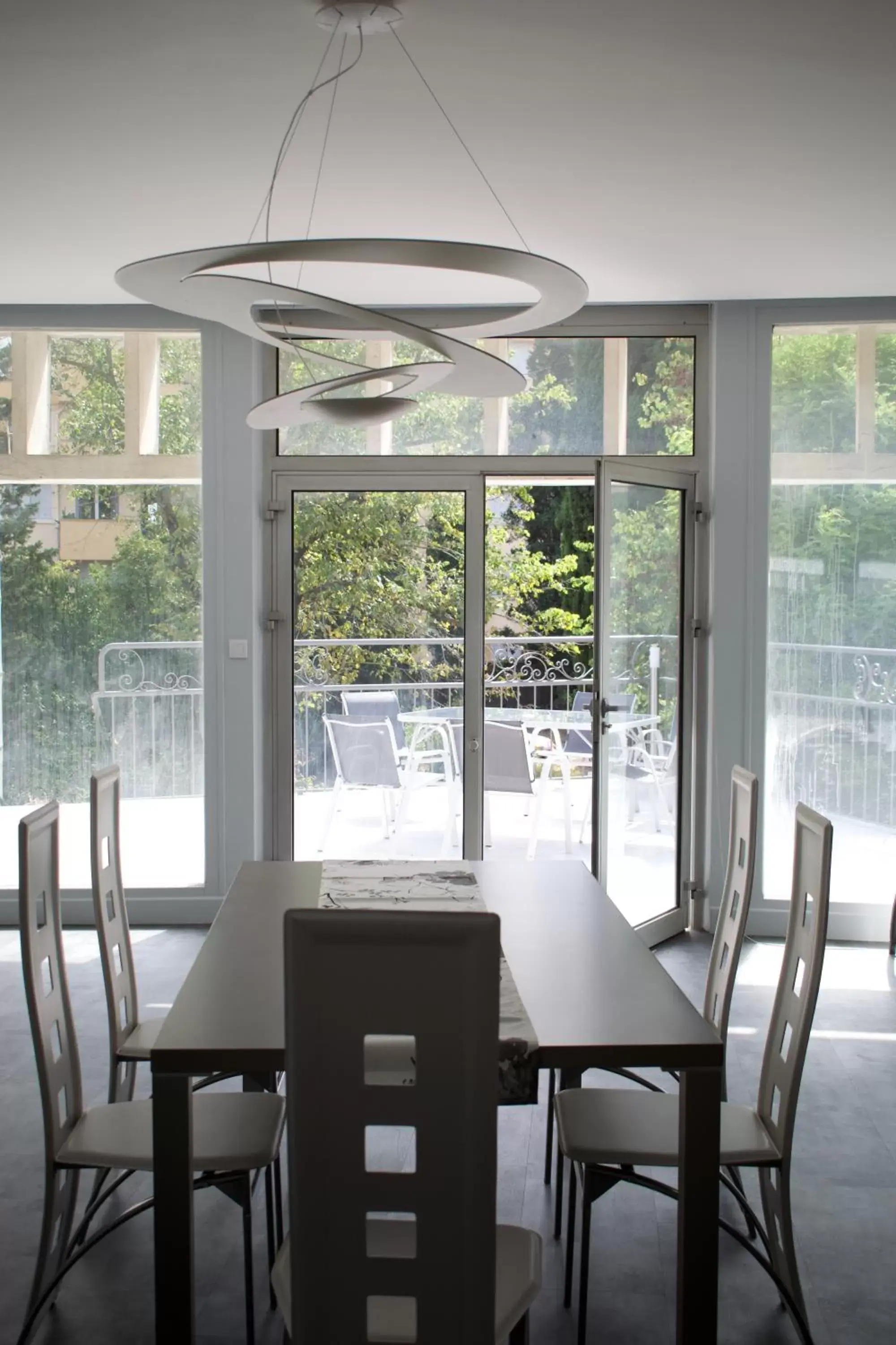 Living room, Dining Area in Art Home