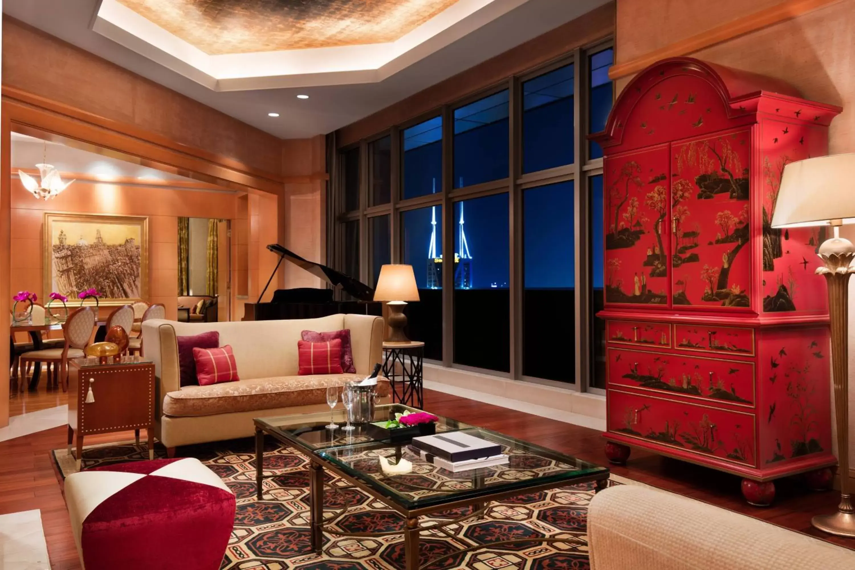 Living room, Seating Area in JW Marriott Shanghai at Tomorrow Square