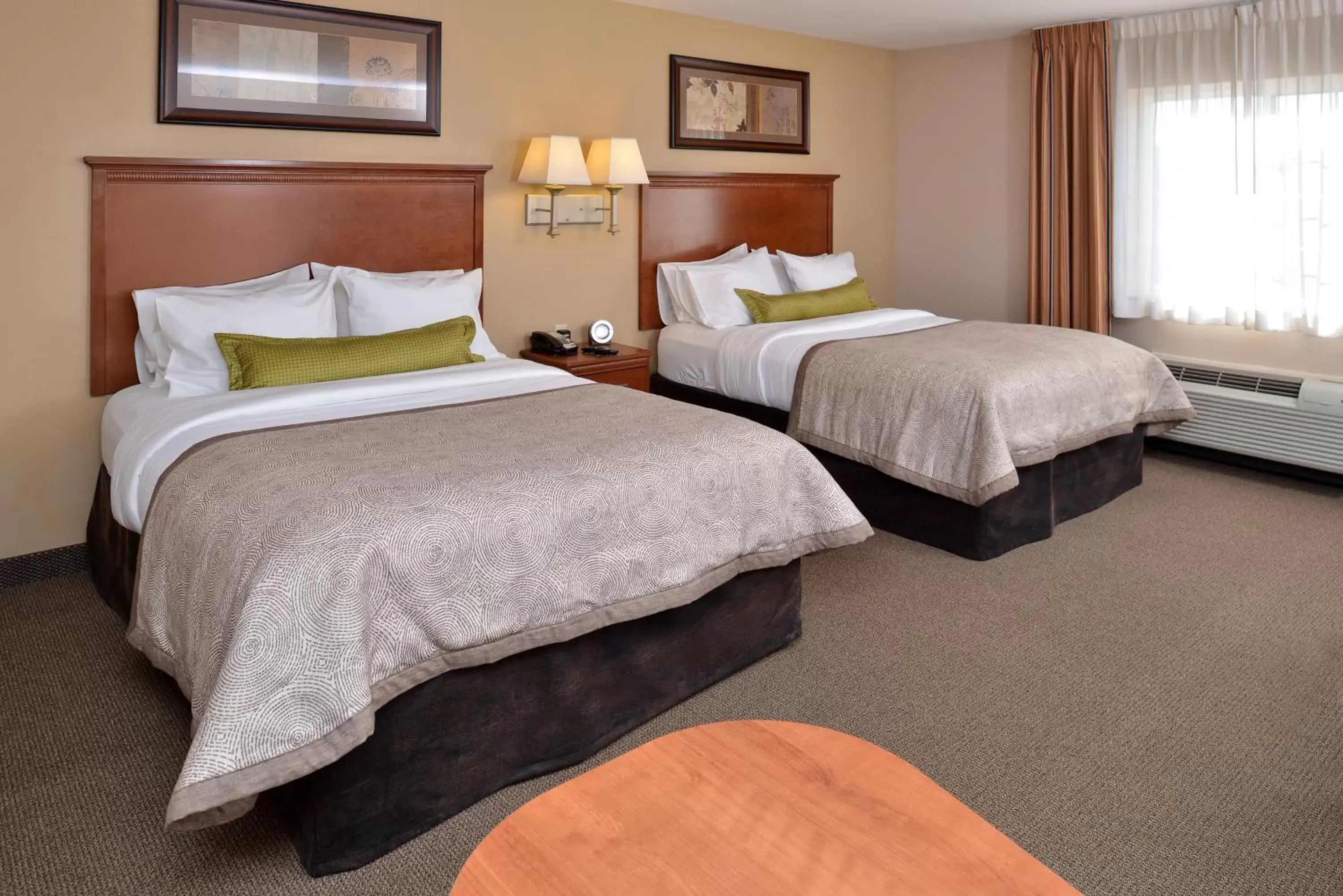 Photo of the whole room, Bed in Candlewood Suites Williston, an IHG Hotel