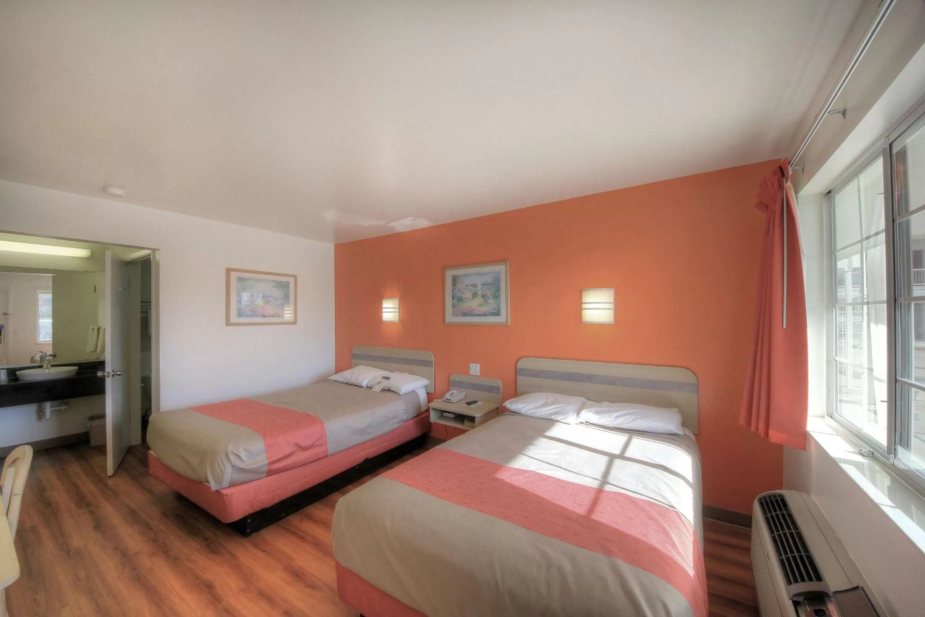 Photo of the whole room, Bed in Motel 6-Kerrville, TX