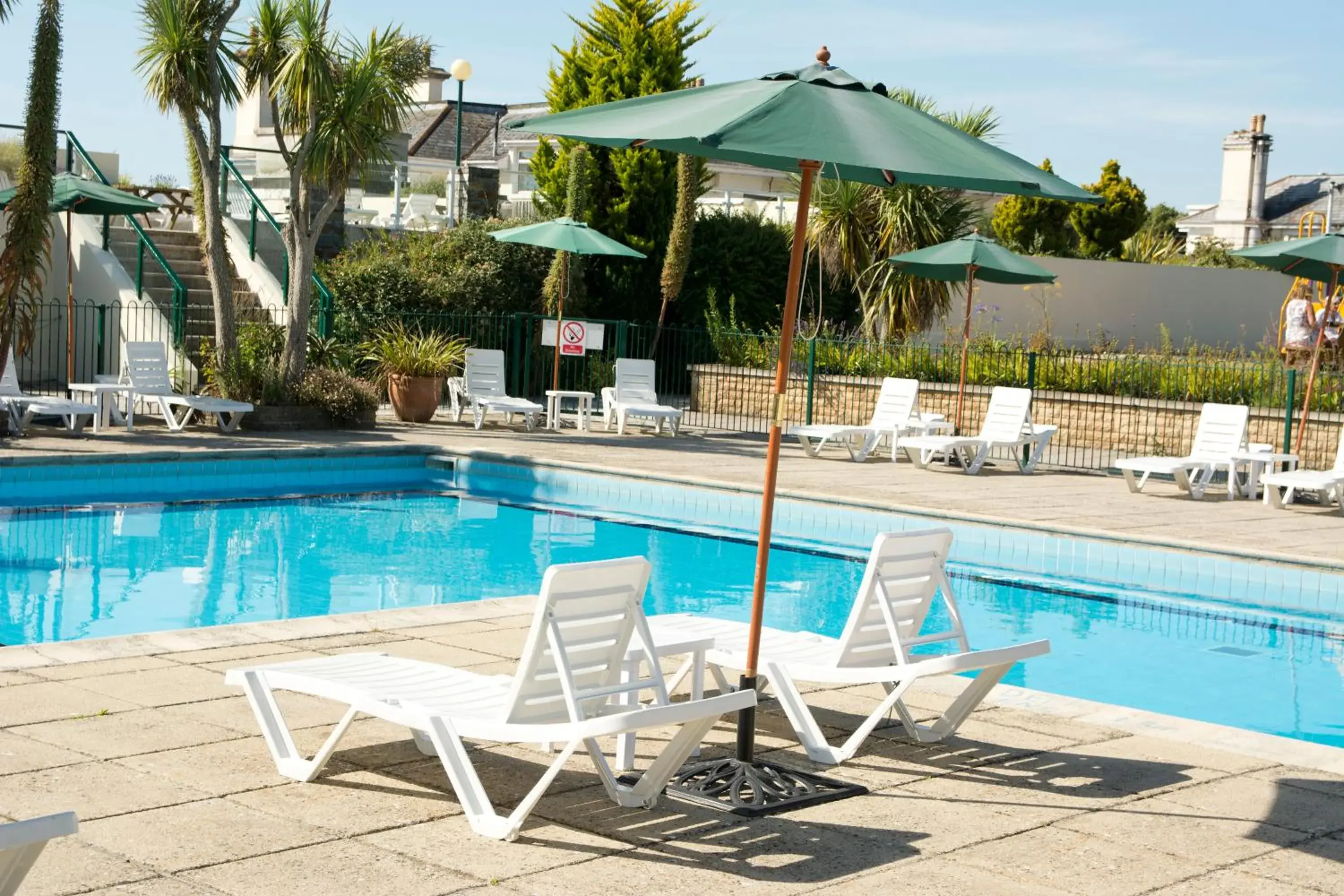 Swimming Pool in TLH Toorak Hotel (TLH Leisure Resort)