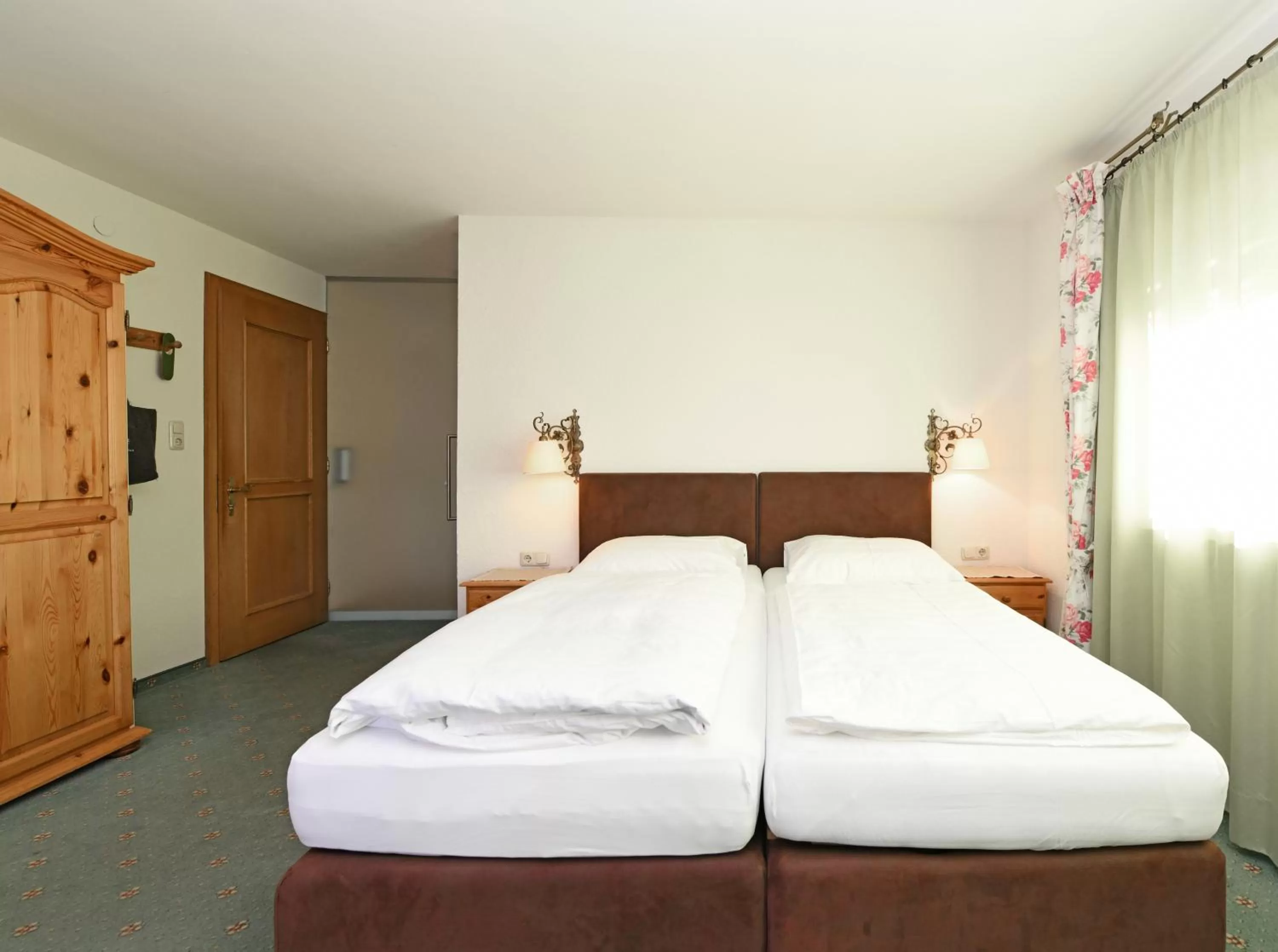 Photo of the whole room, Bed in Hotel St Hubertus