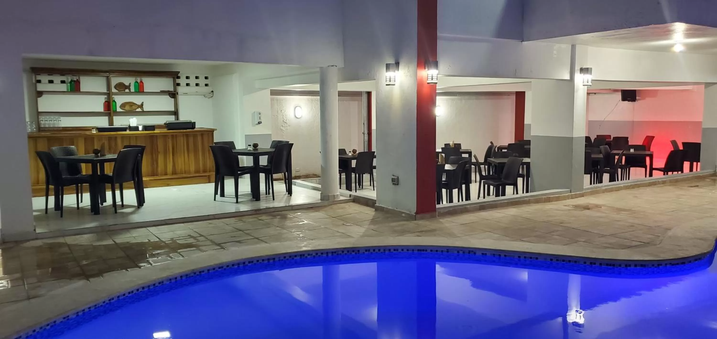 Swimming pool in Boca Grande Hotel Suites