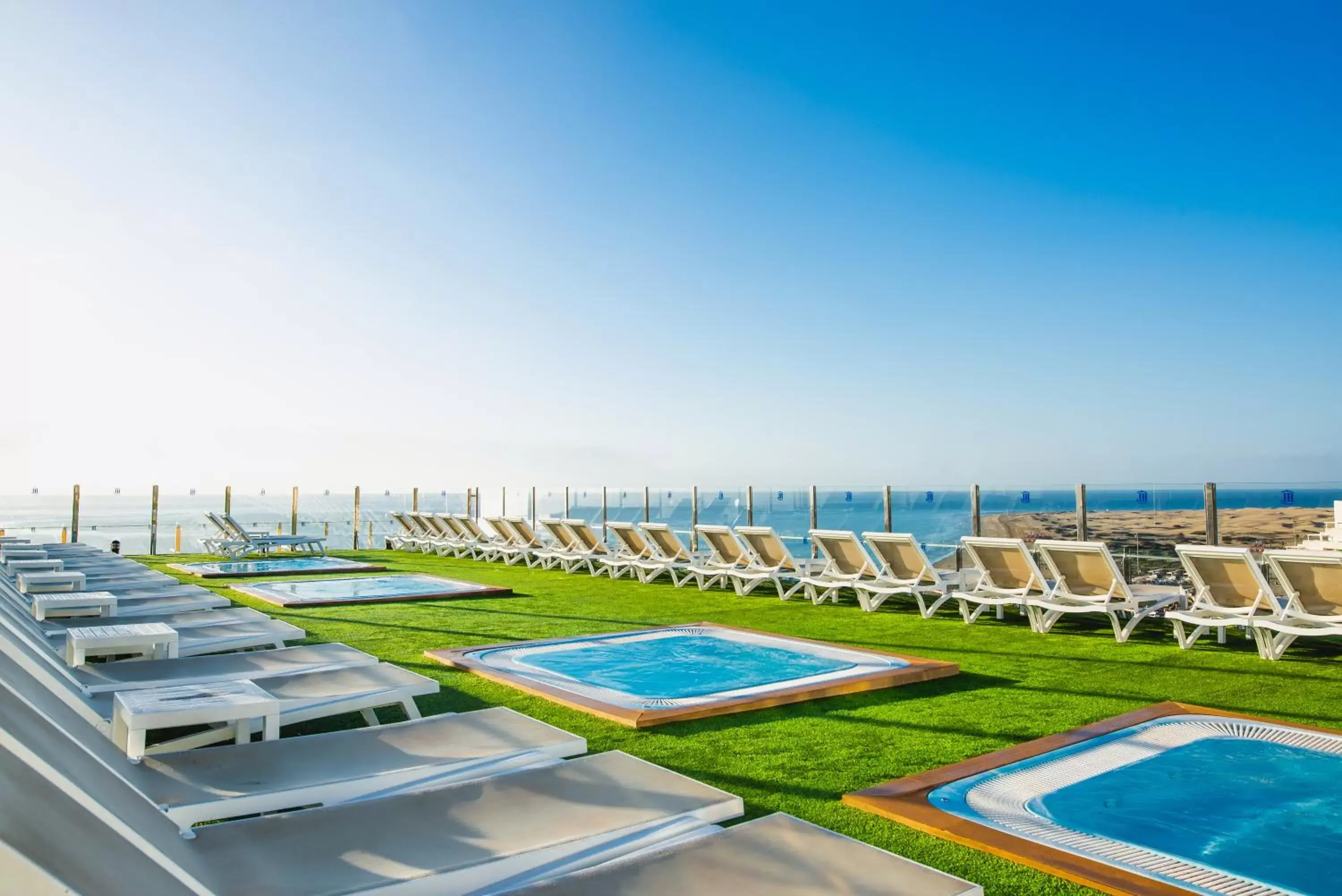 Solarium, Swimming Pool in HL Suitehotel Playa del Inglés - Adults Only