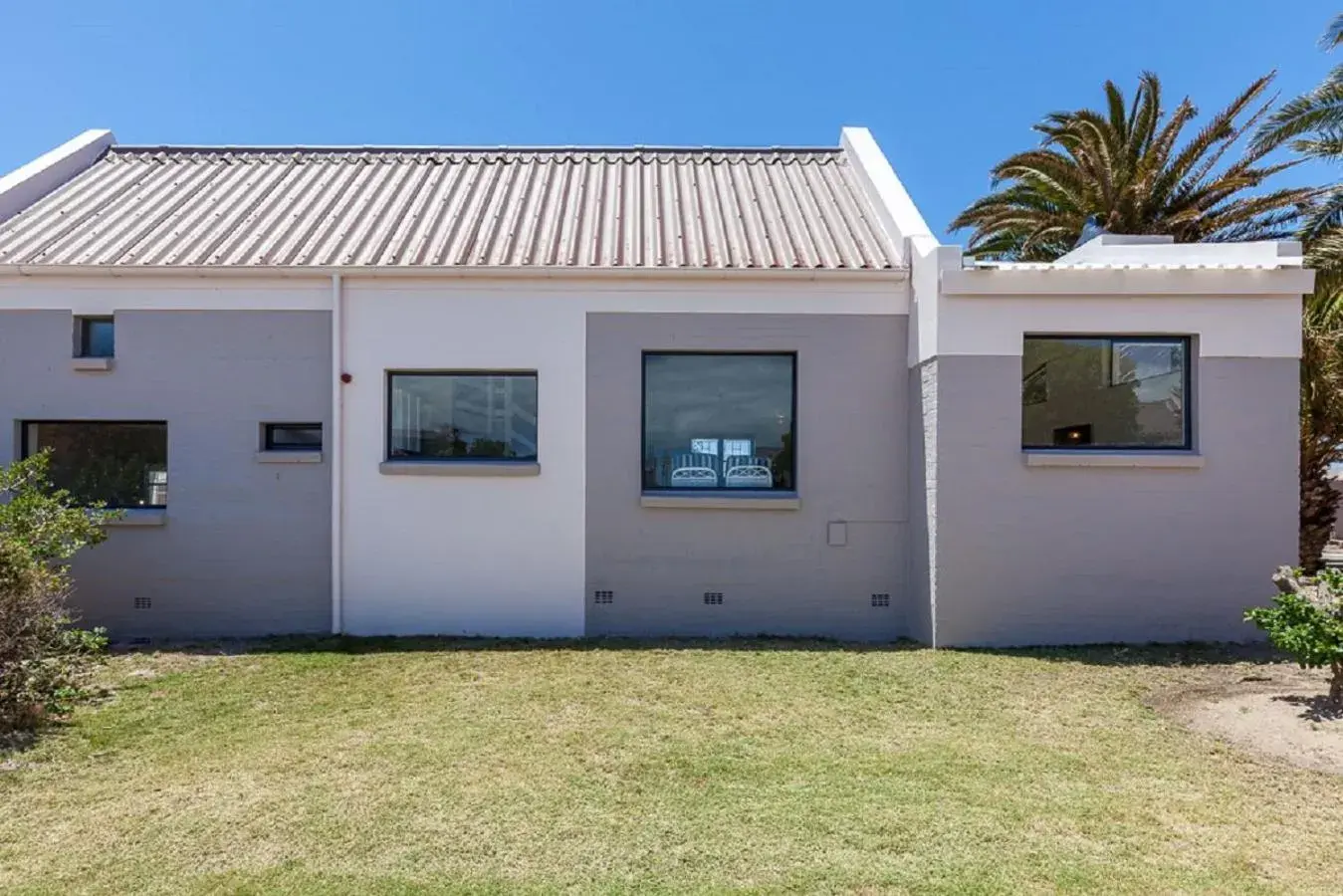 Property Building in Blue Bay Lodge