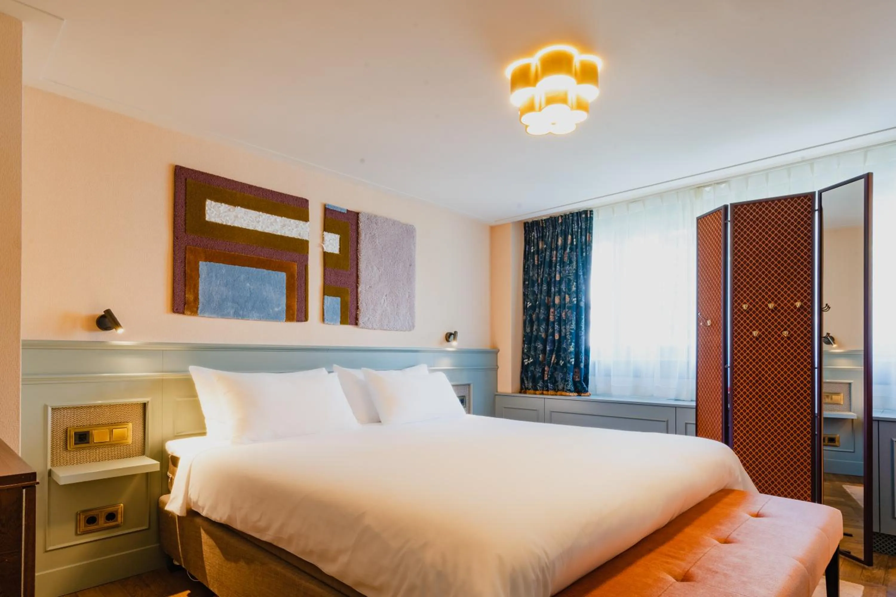 Bed in Hotel Mercier