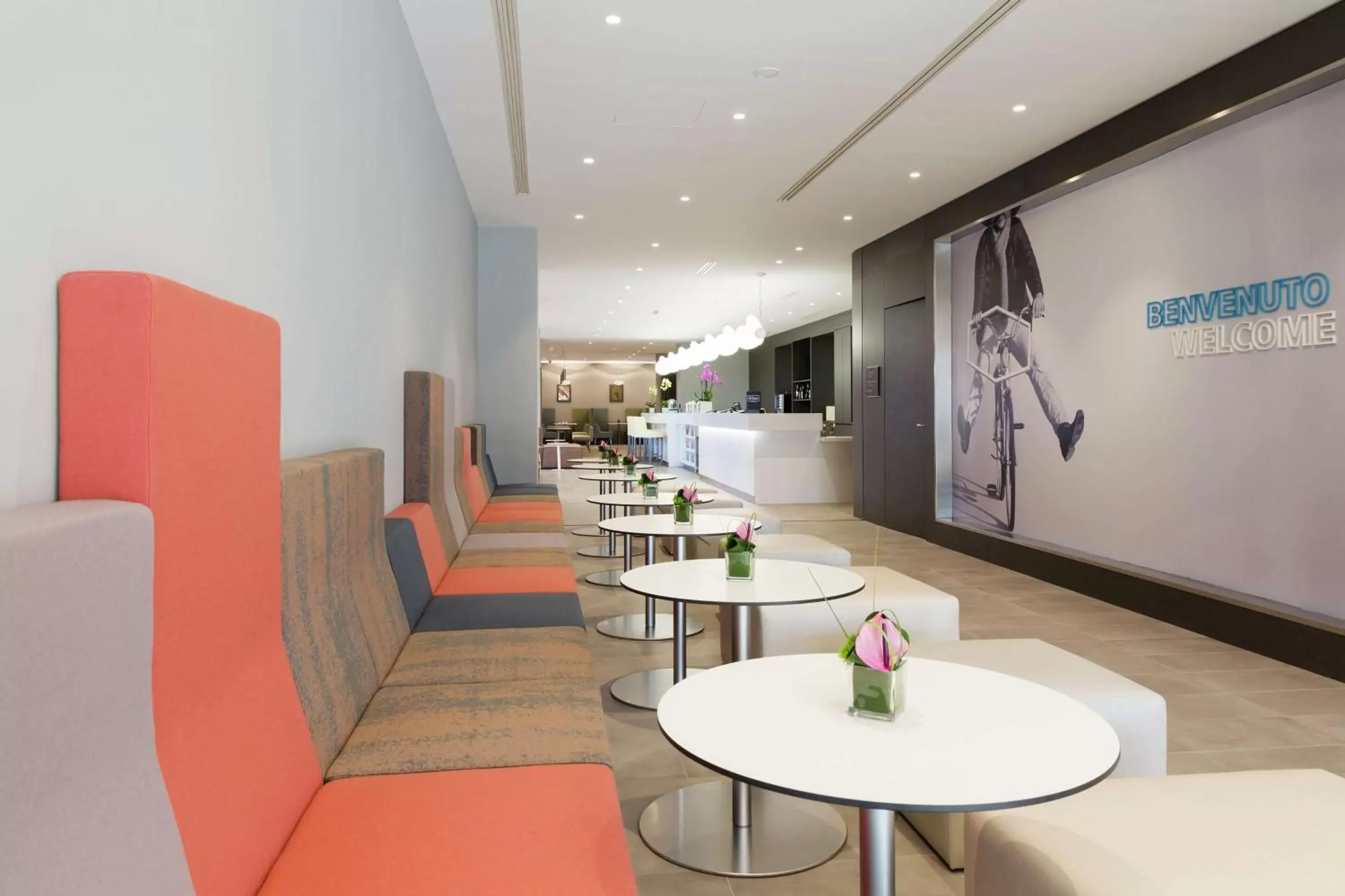 Lobby or reception in Hampton By Hilton Rome East