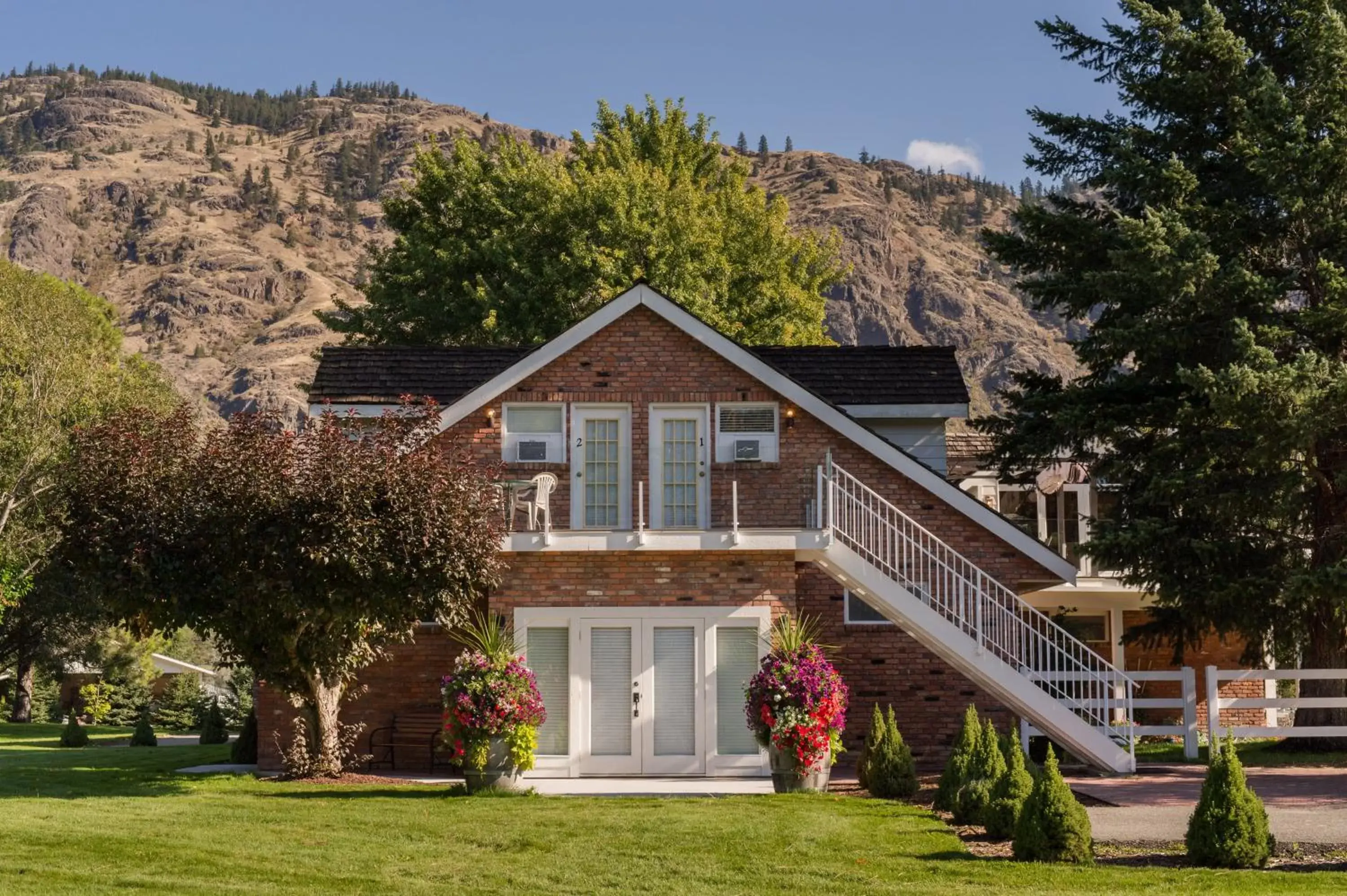 Property Building in South Thompson Inn & Conference Centre