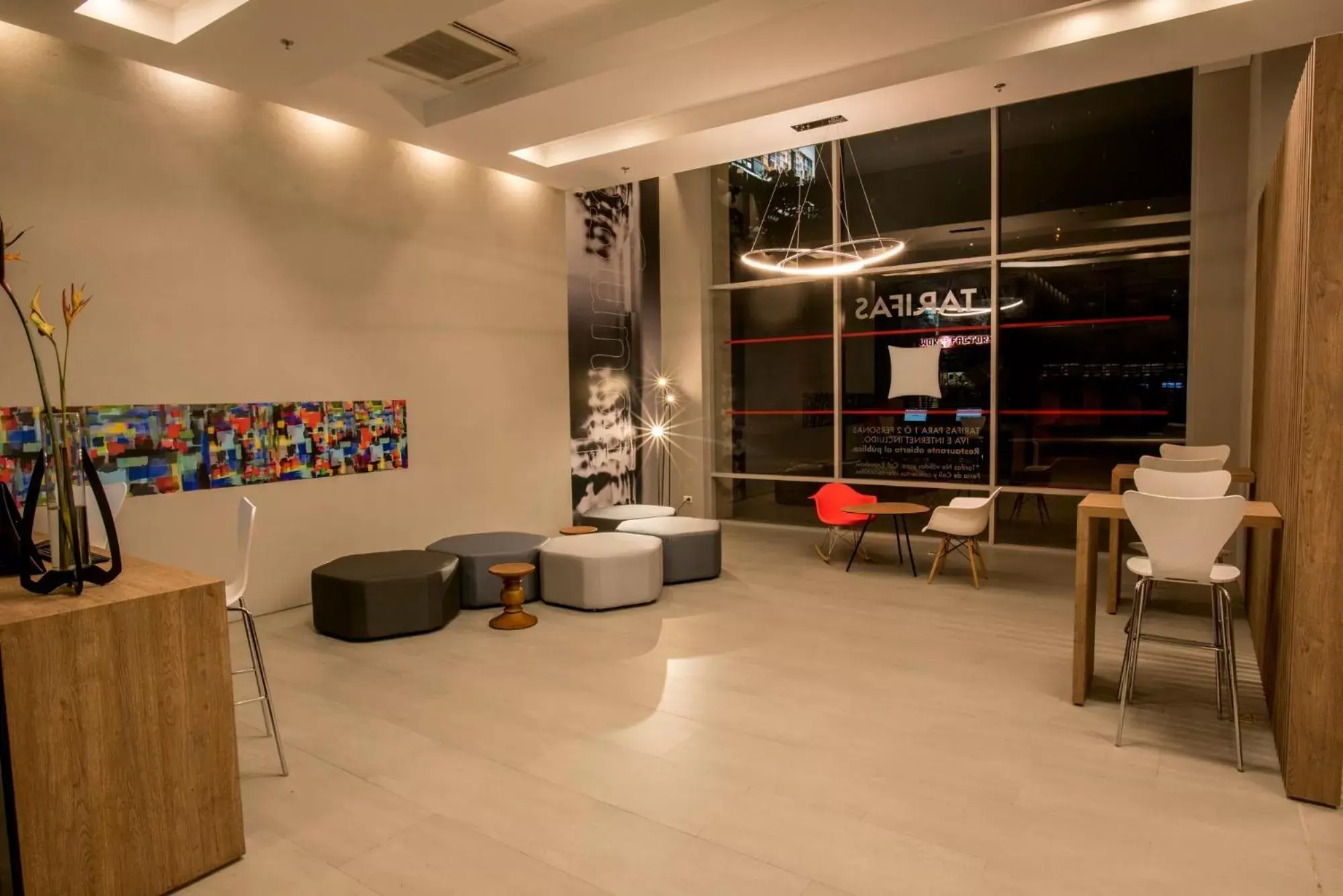 Lobby or reception, Lounge/Bar in Hotel Ibis Cali Granada