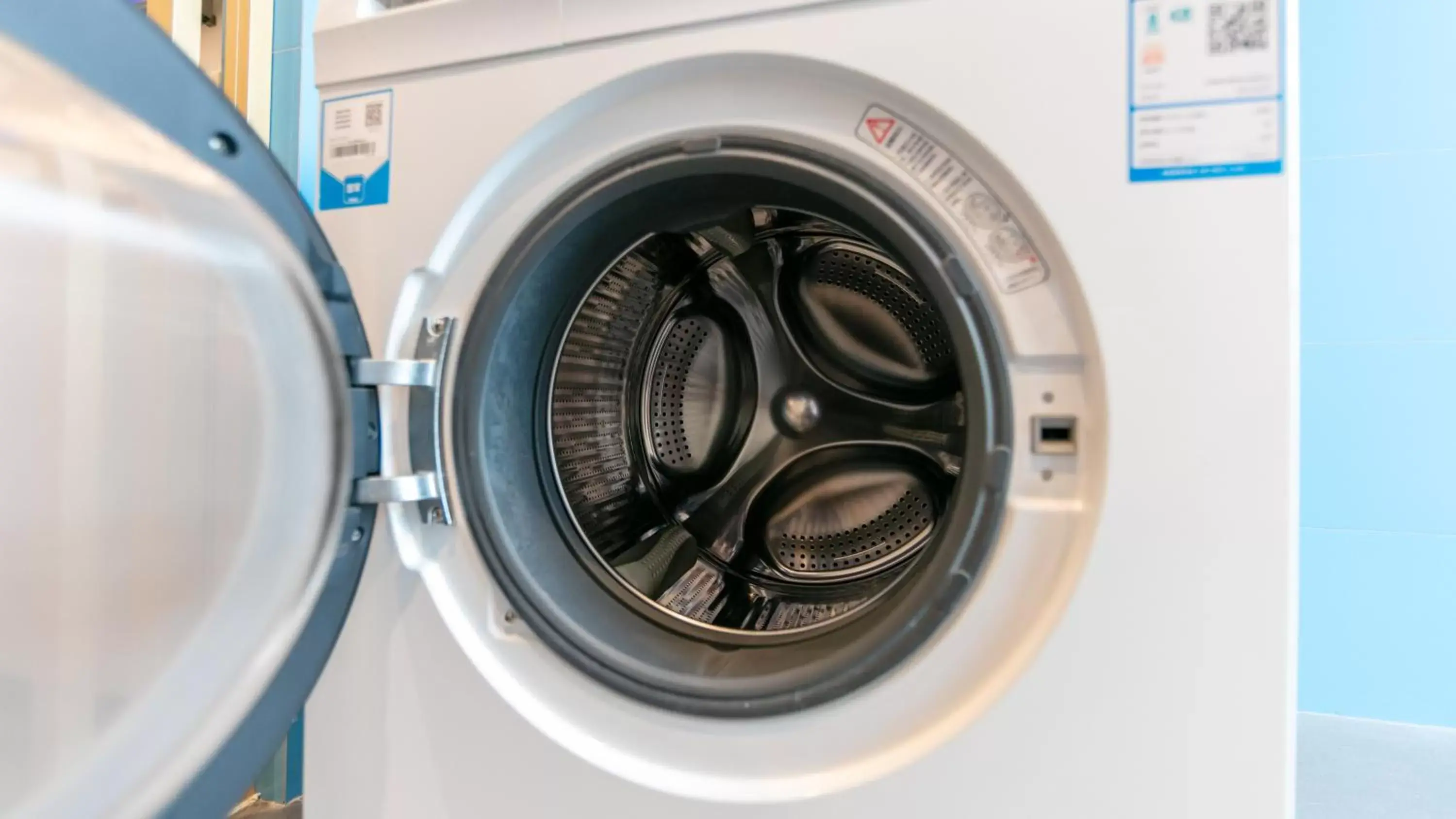 washing machine in Holiday Inn Express Shanghai Pudong Airport, an IHG Hotel