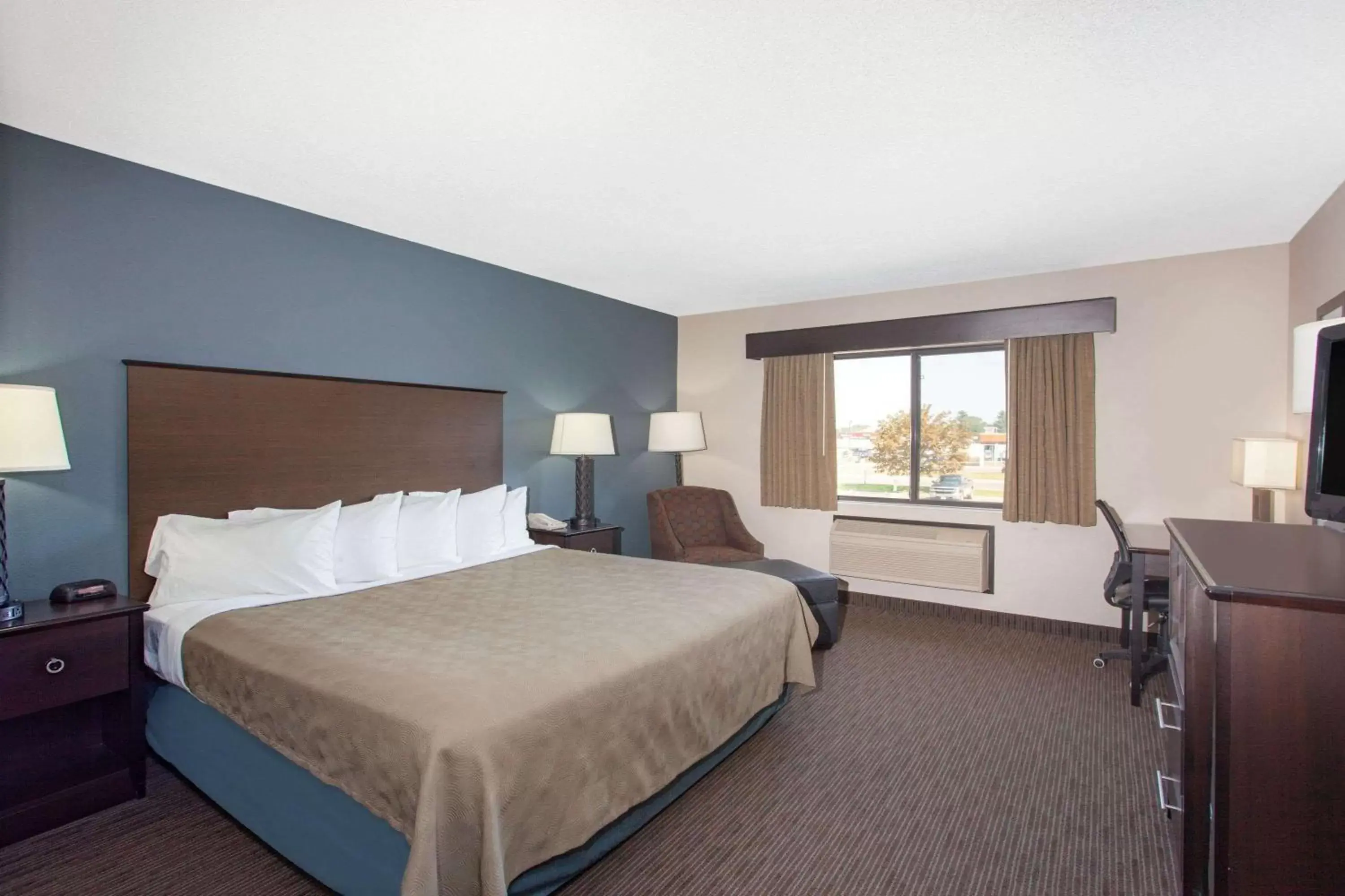 Photo of the whole room, Bed in AmericInn by Wyndham North Branch