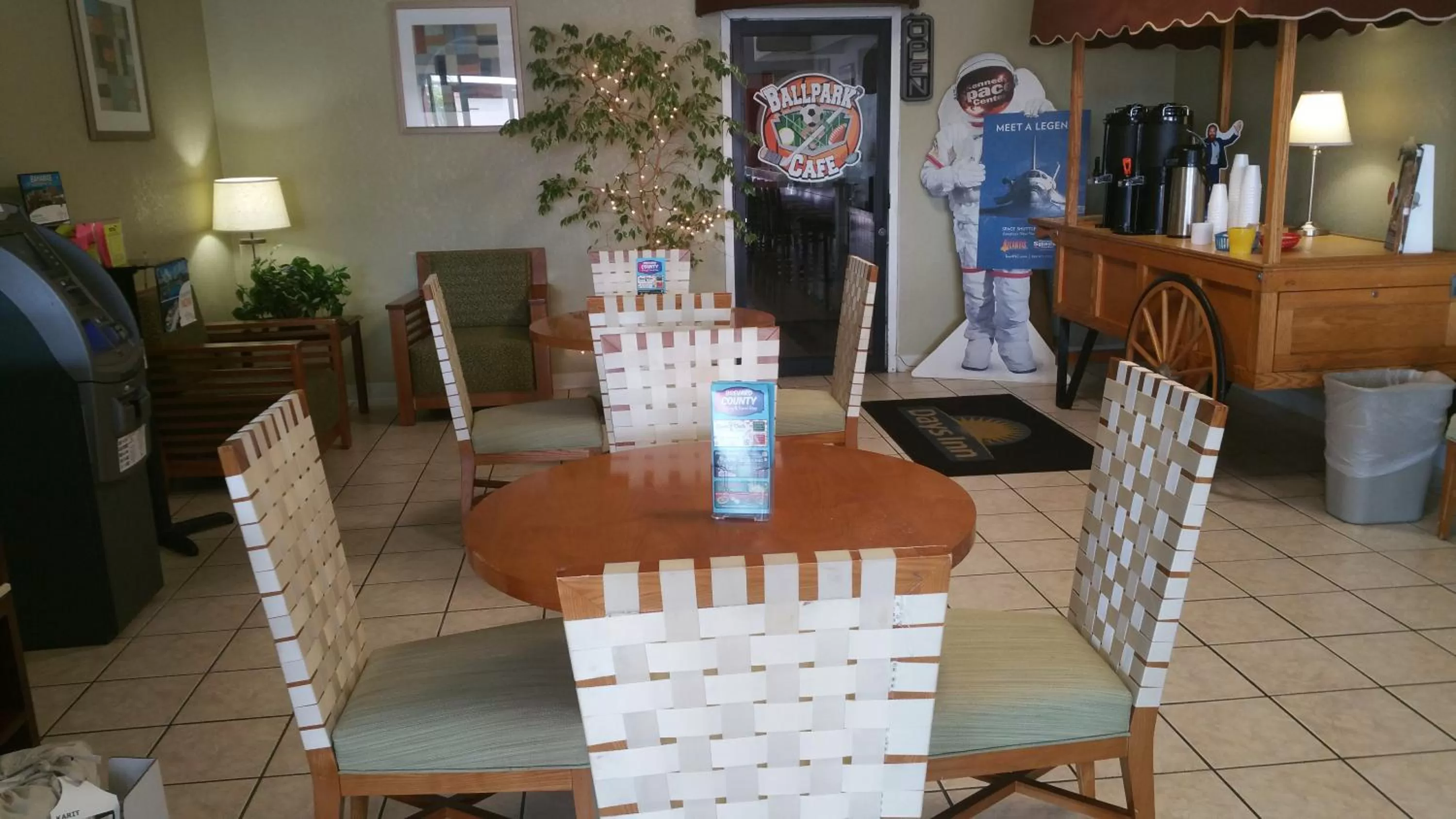 Lobby or reception in Days Inn by Wyndham Cocoa Cruiseport West At I-95/524