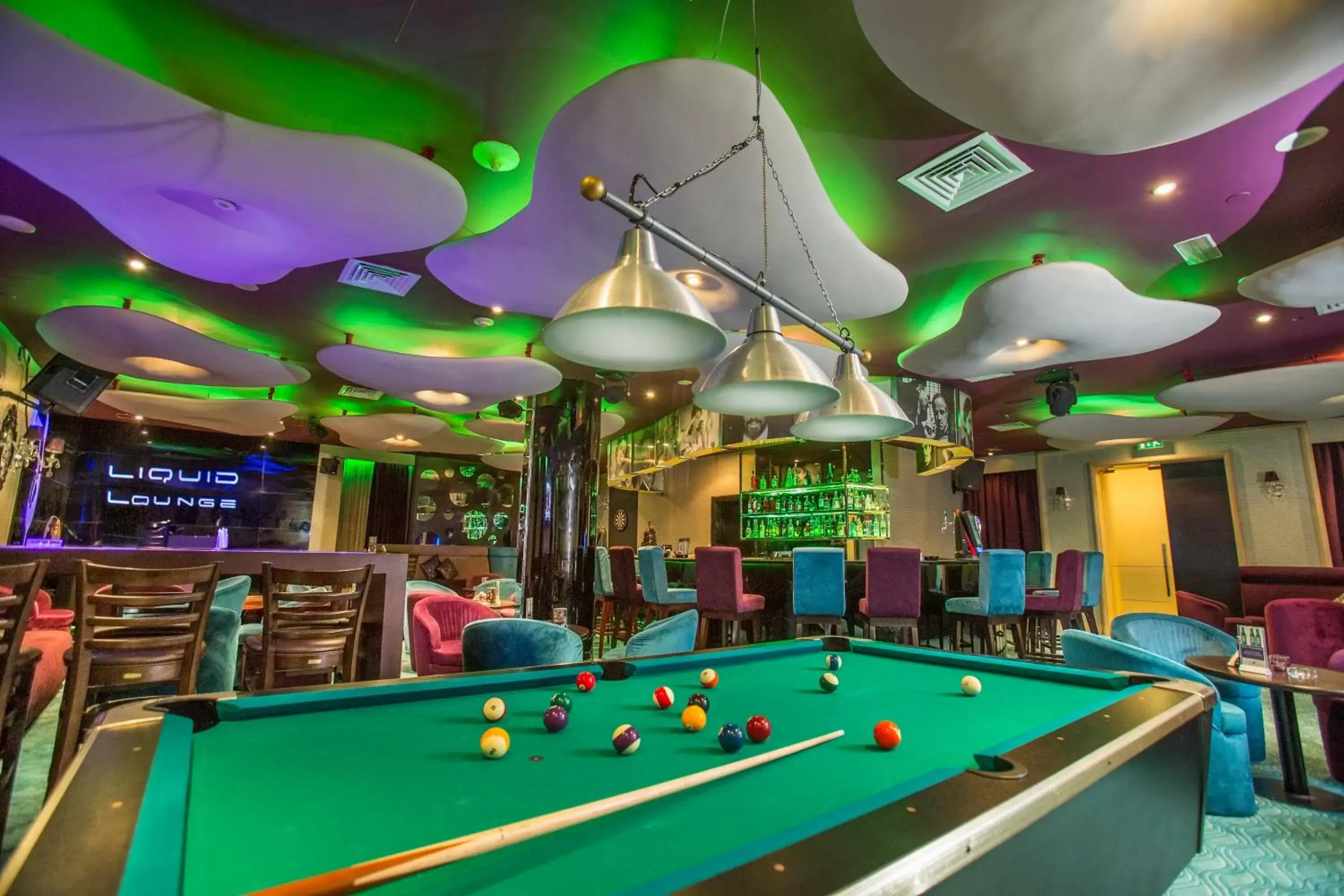 Lounge or bar, Billiards in Mercure Gold Hotel, Jumeirah, Dubai
