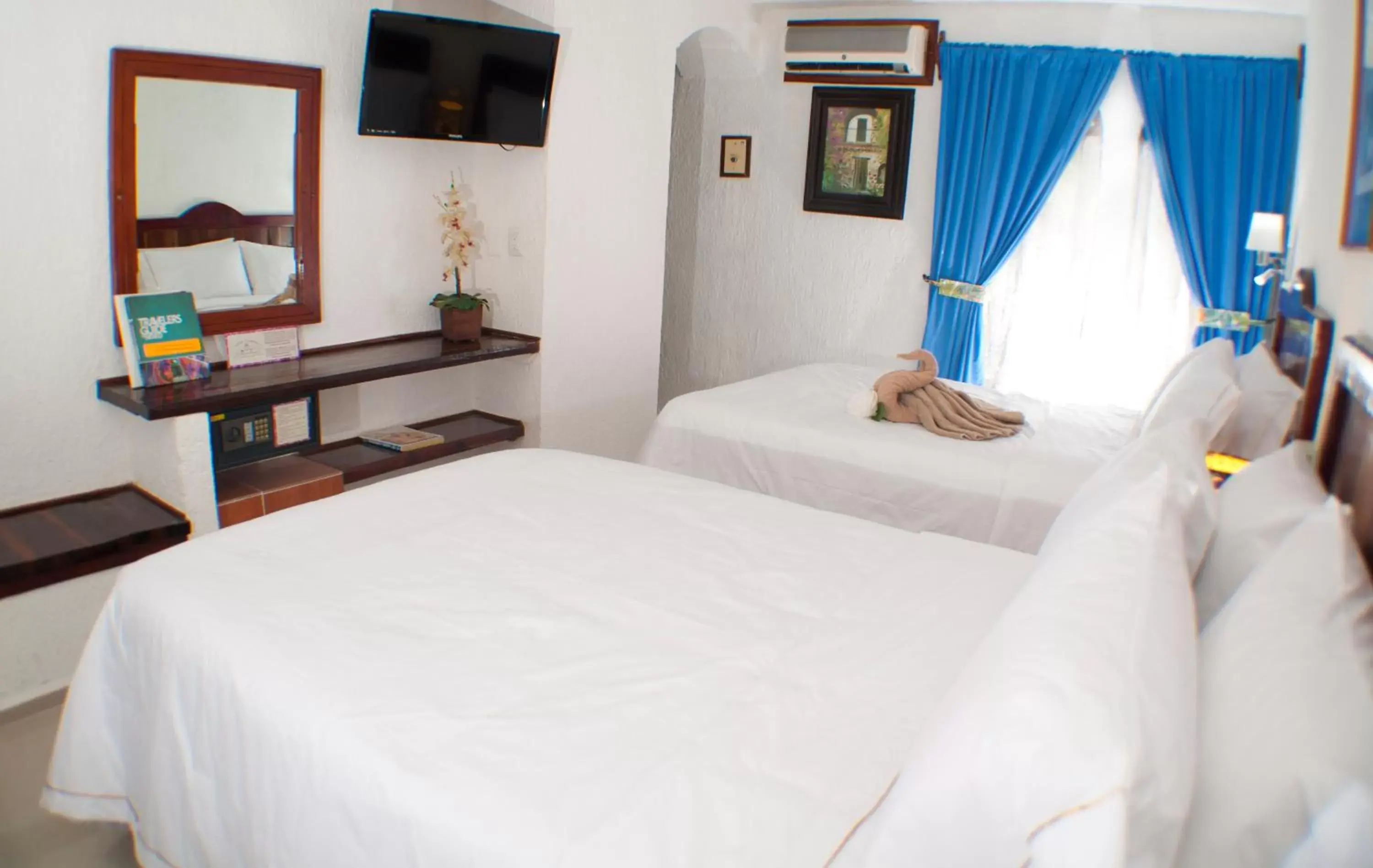 Bed in Eco-hotel El Rey del Caribe