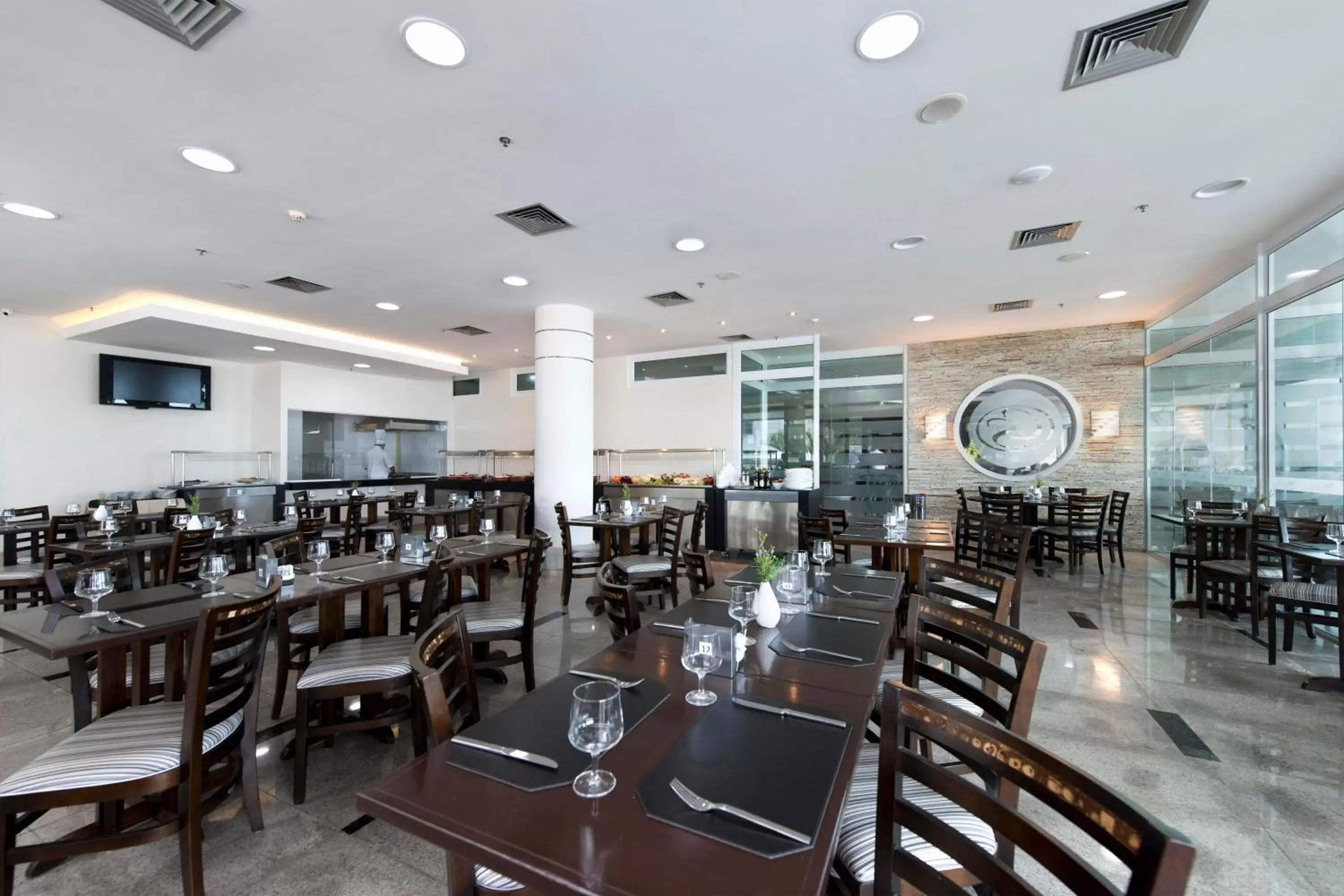 Restaurant/places to eat in Comfort Suites Macaé Restaurant/places to eat in Comfort Suites Macaé