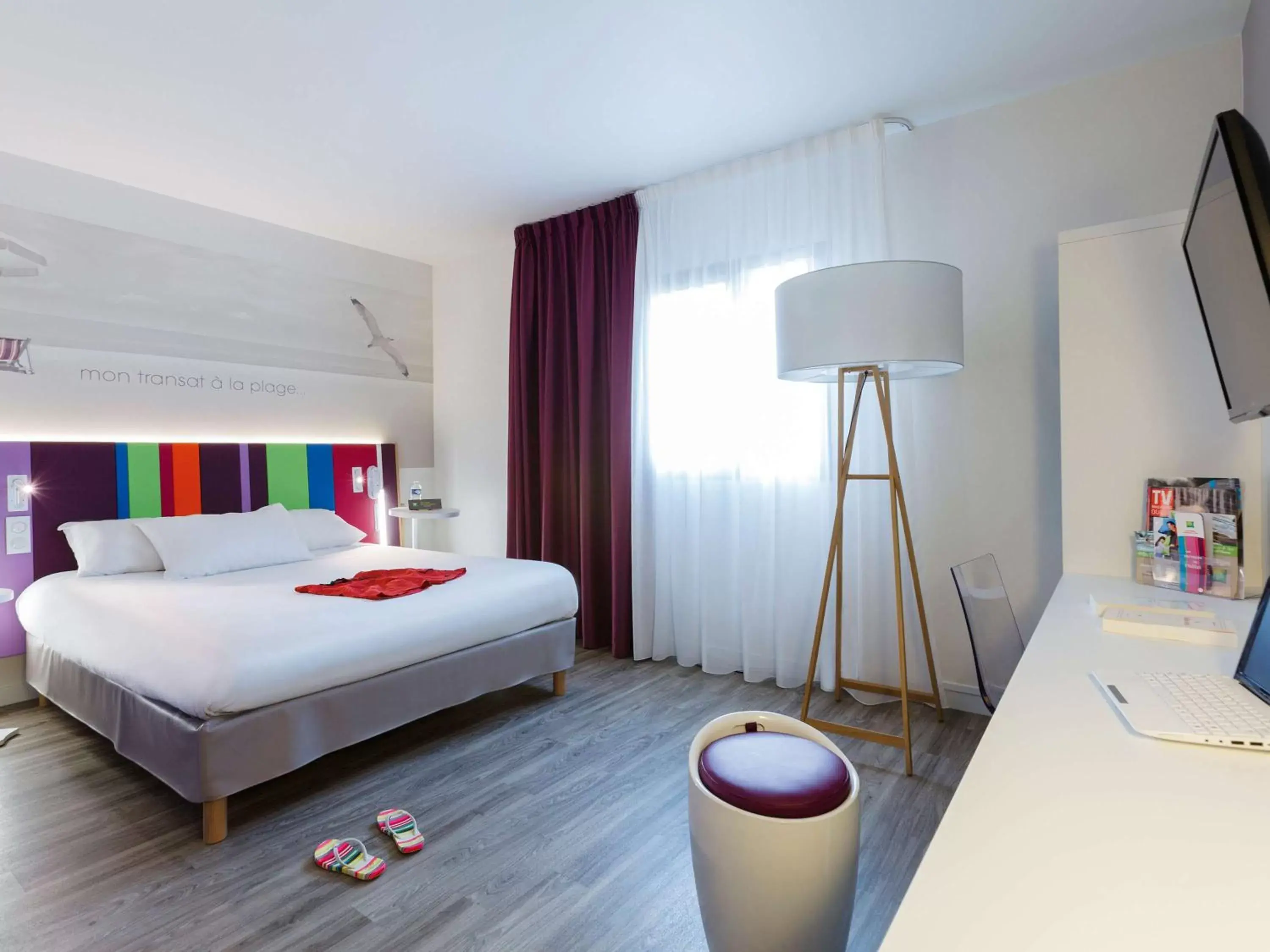 Photo of the whole room, Bed in ibis Styles Les Sables Olonne