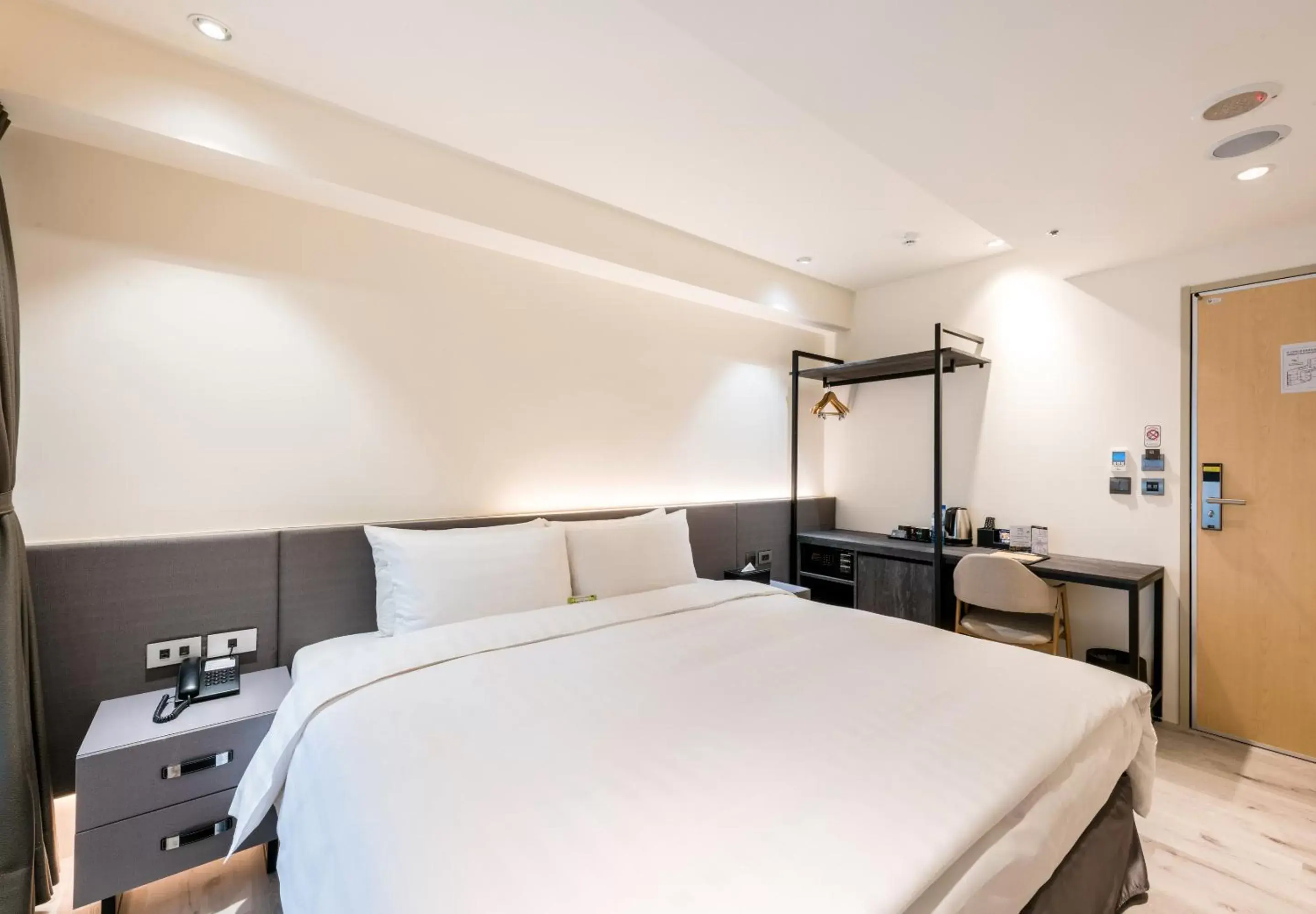 Bed in RF Hotel - Zhongxiao