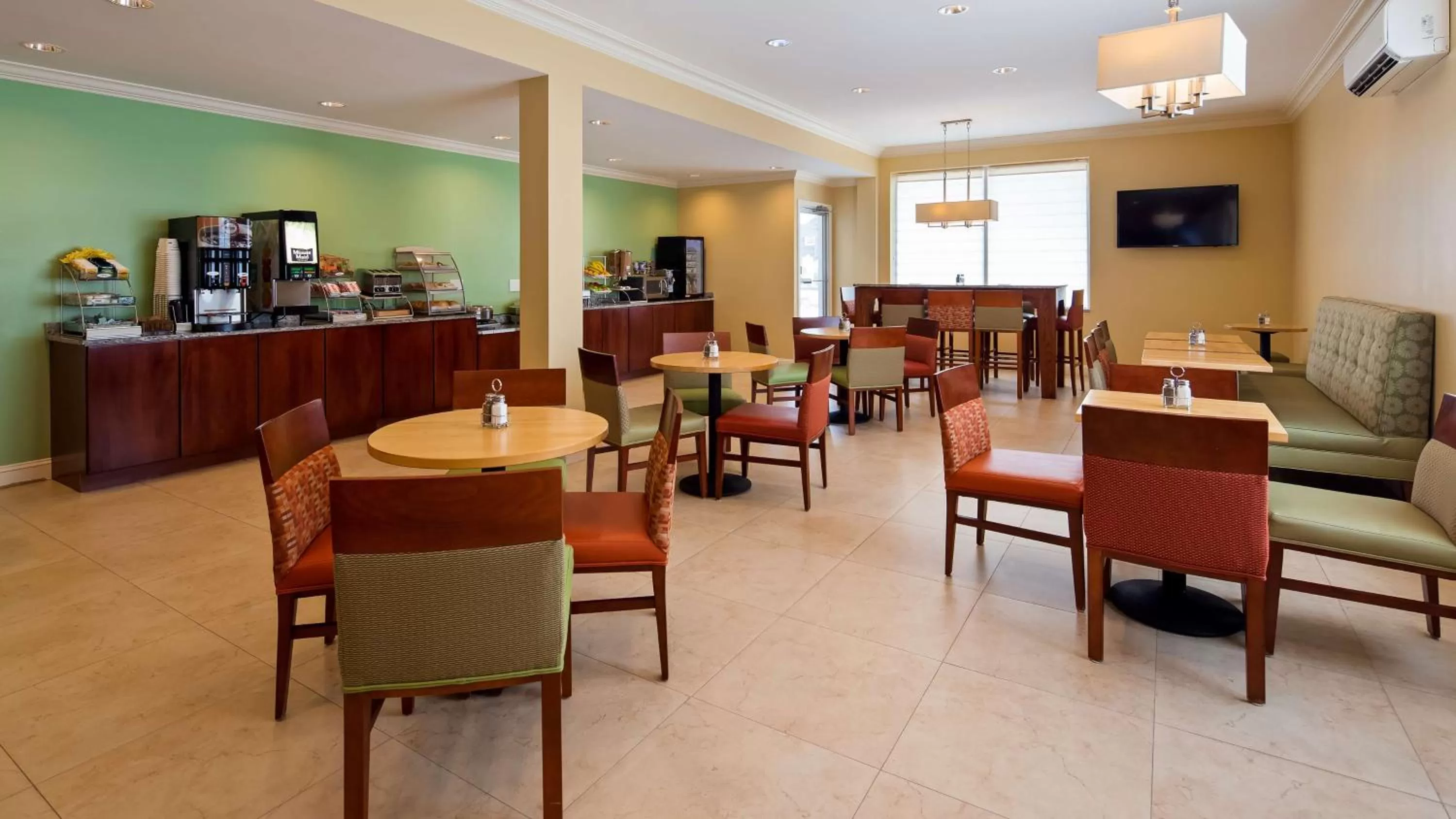 Restaurant/places to eat in The Inn on Storrs