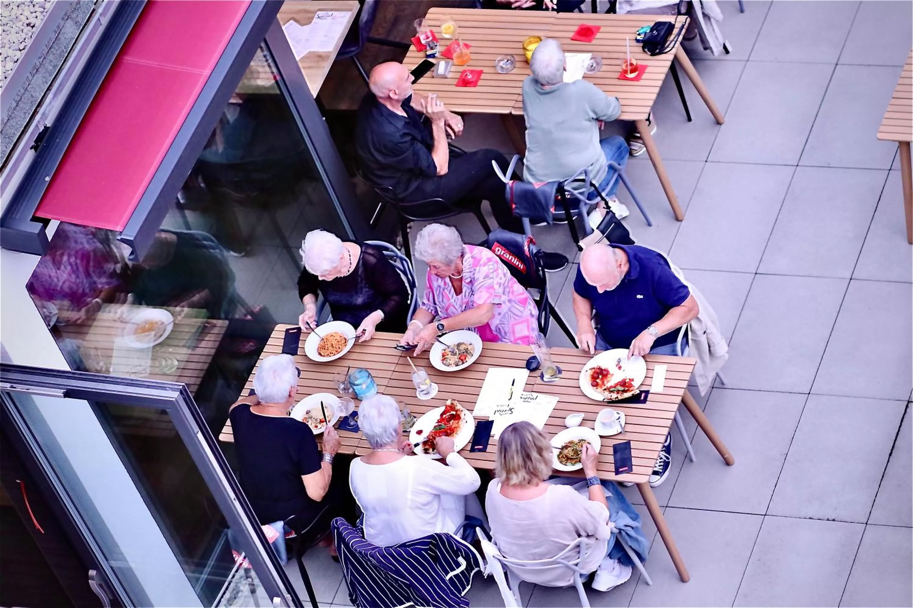 Restaurant/places to eat in Hotel Credé