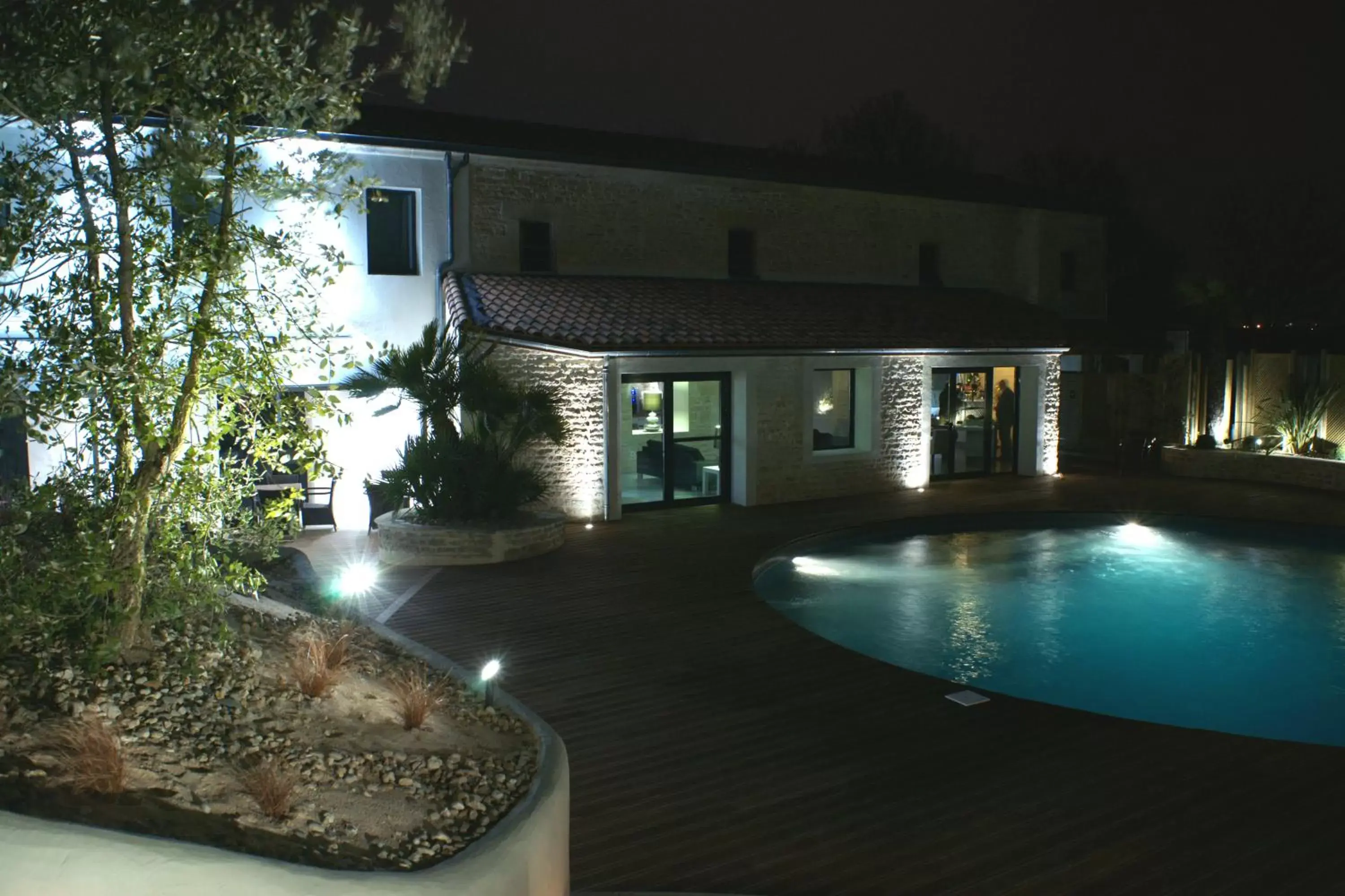 Patio, Property Building in The Originals Boutique, Hôtel La Grange, Niort (Qualys-Hotel)