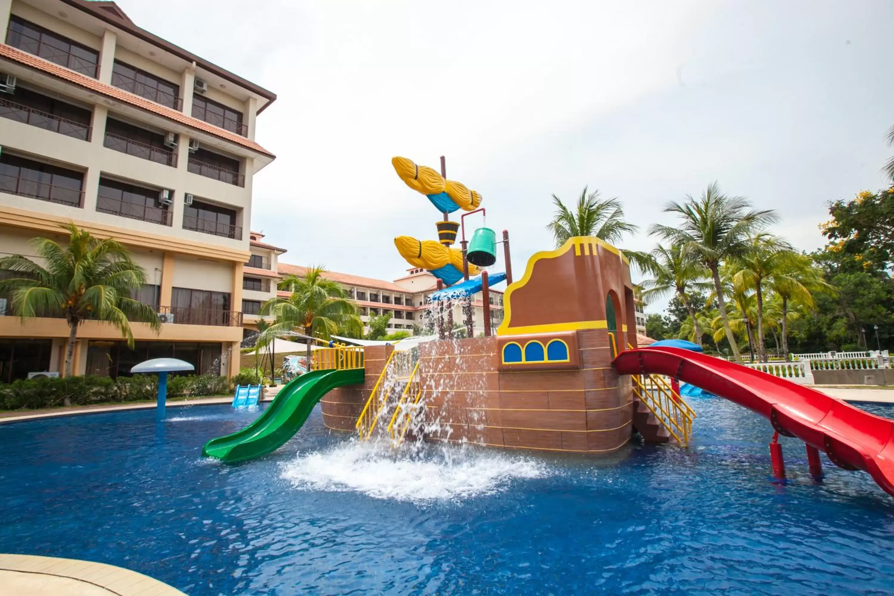 Swimming pool, Water Park in Amverton Heritage Resort