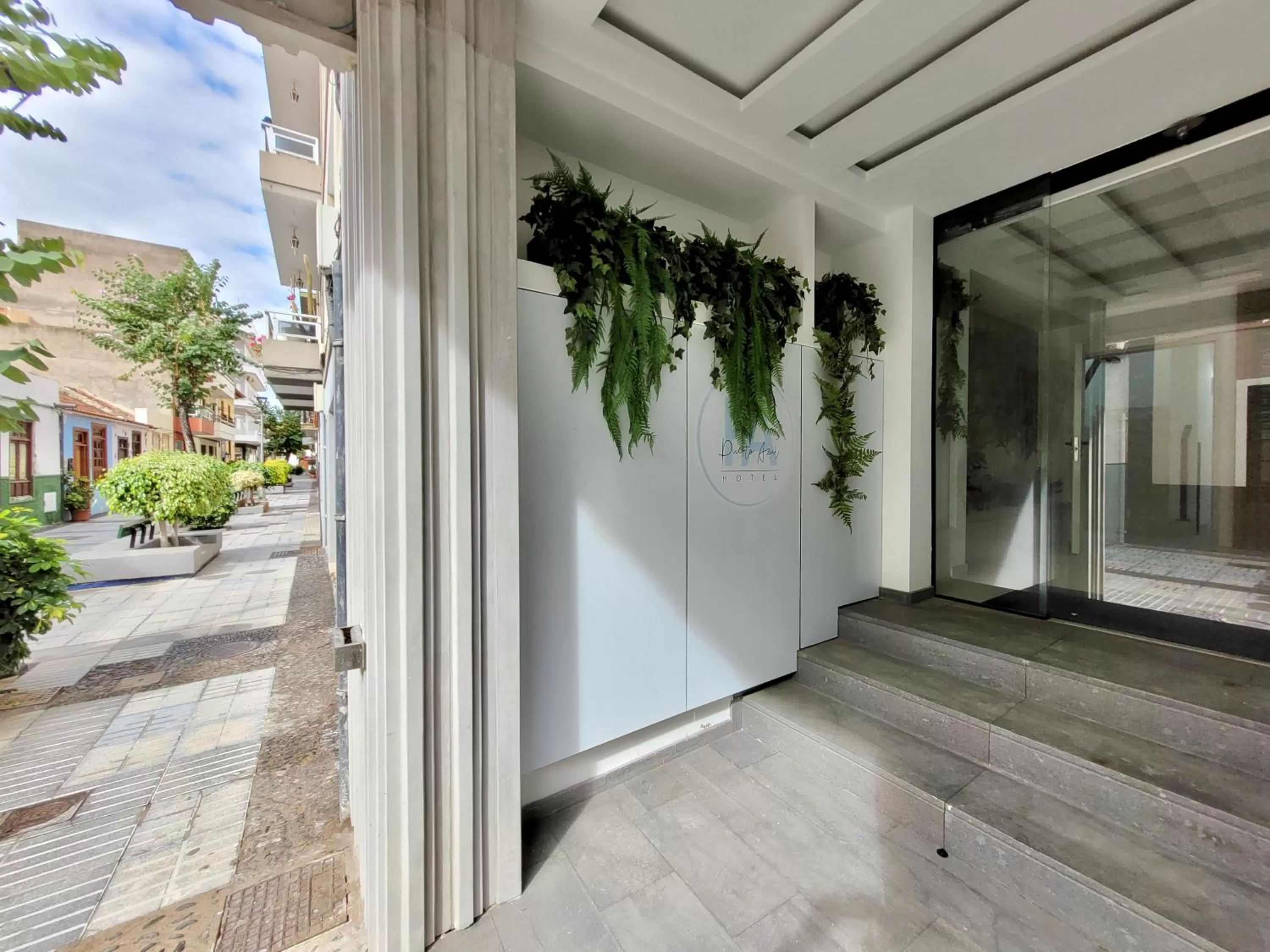 Shower in Puerto Azul