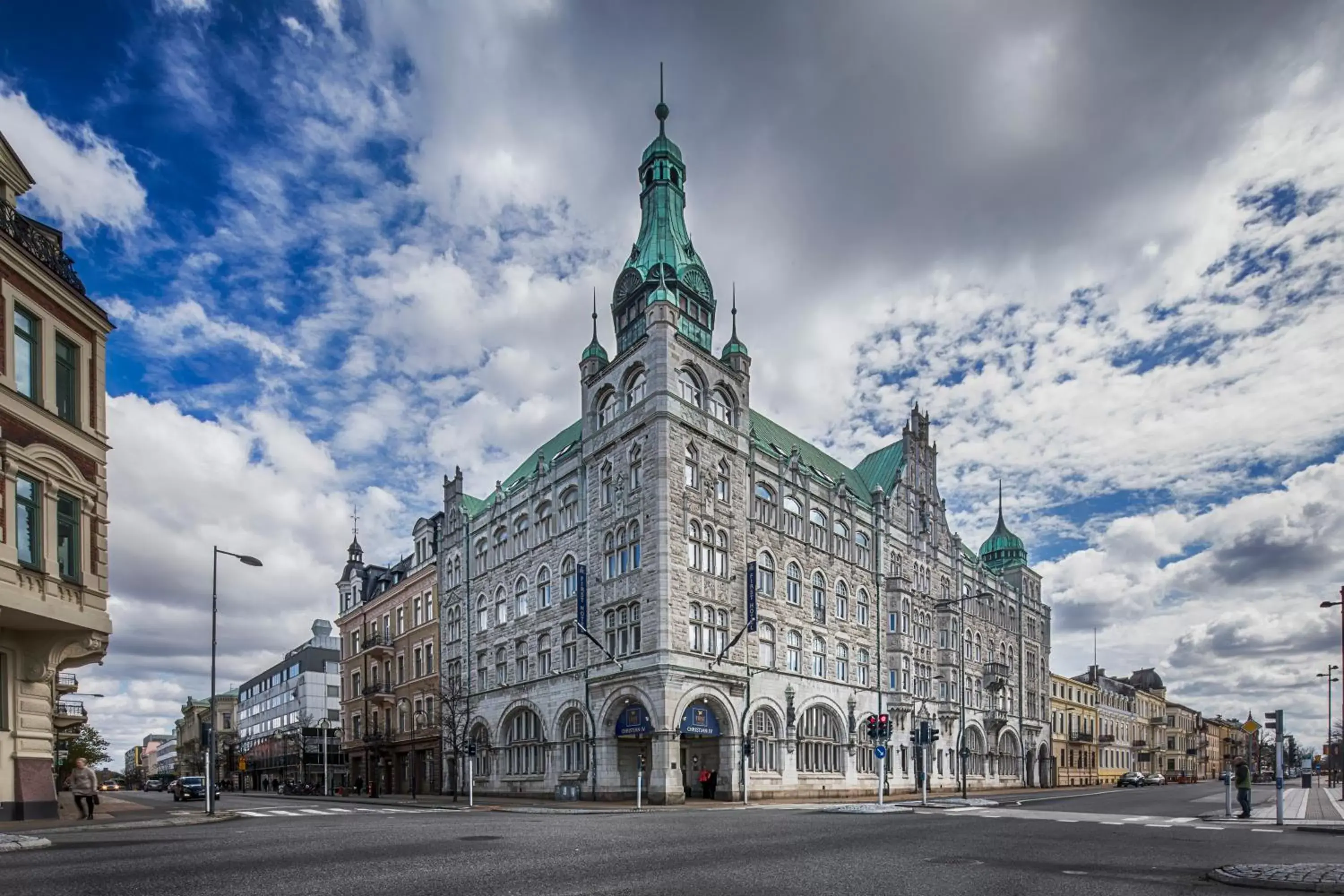 Facade/entrance in First Hotel Christian IV