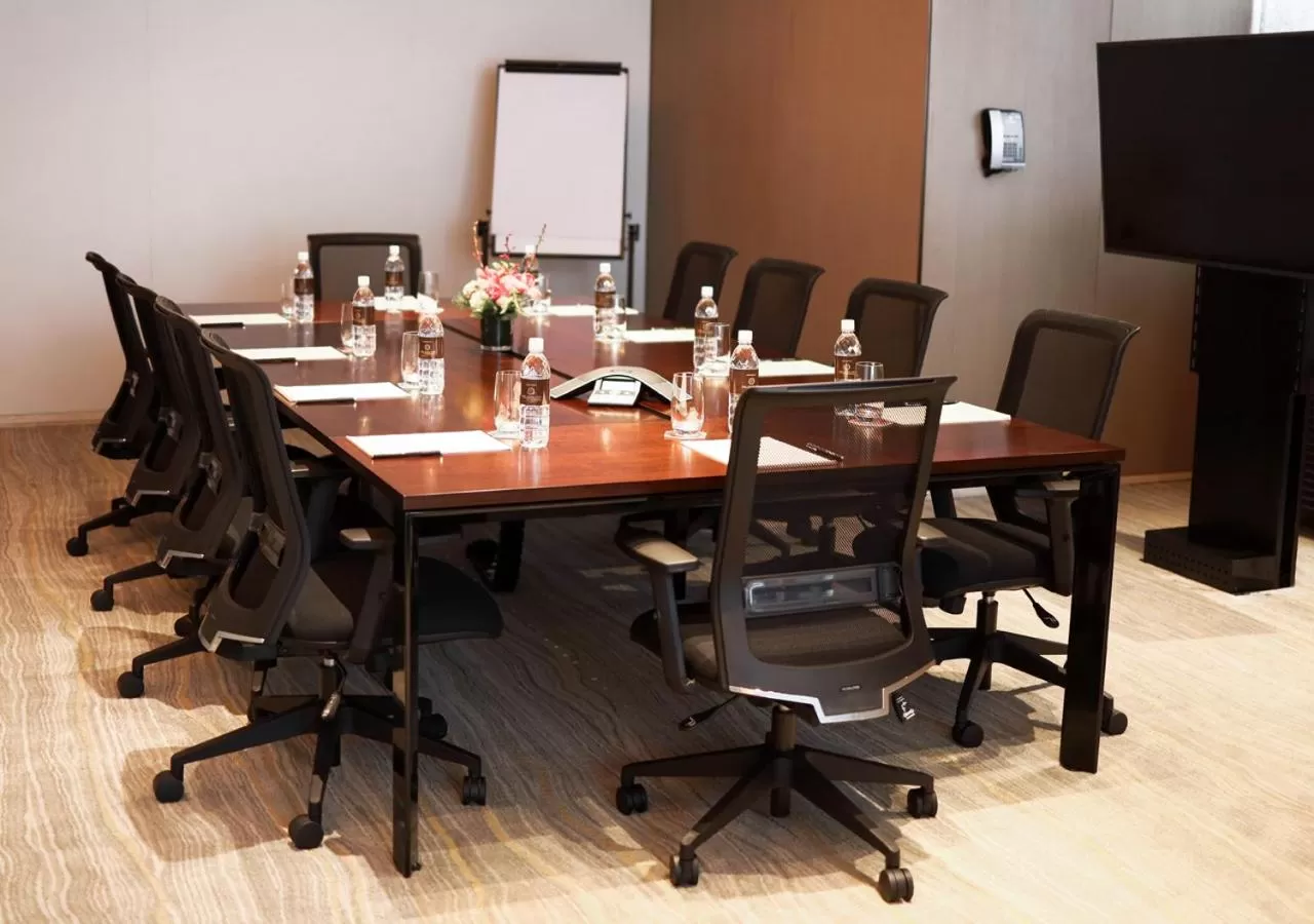 Business facilities in Oasis Aurum 181 Hotel