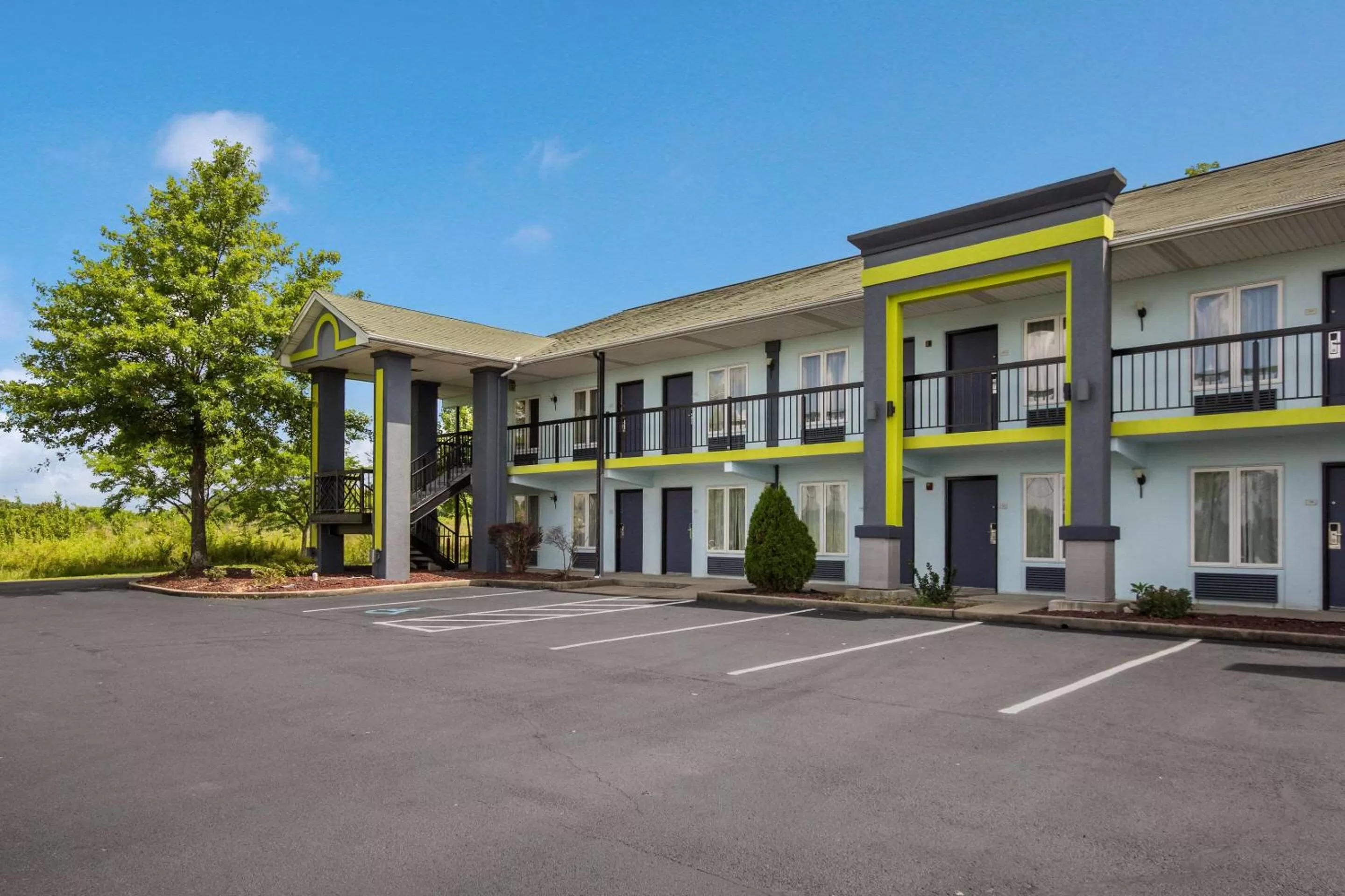 Property building in Quality Inn London North