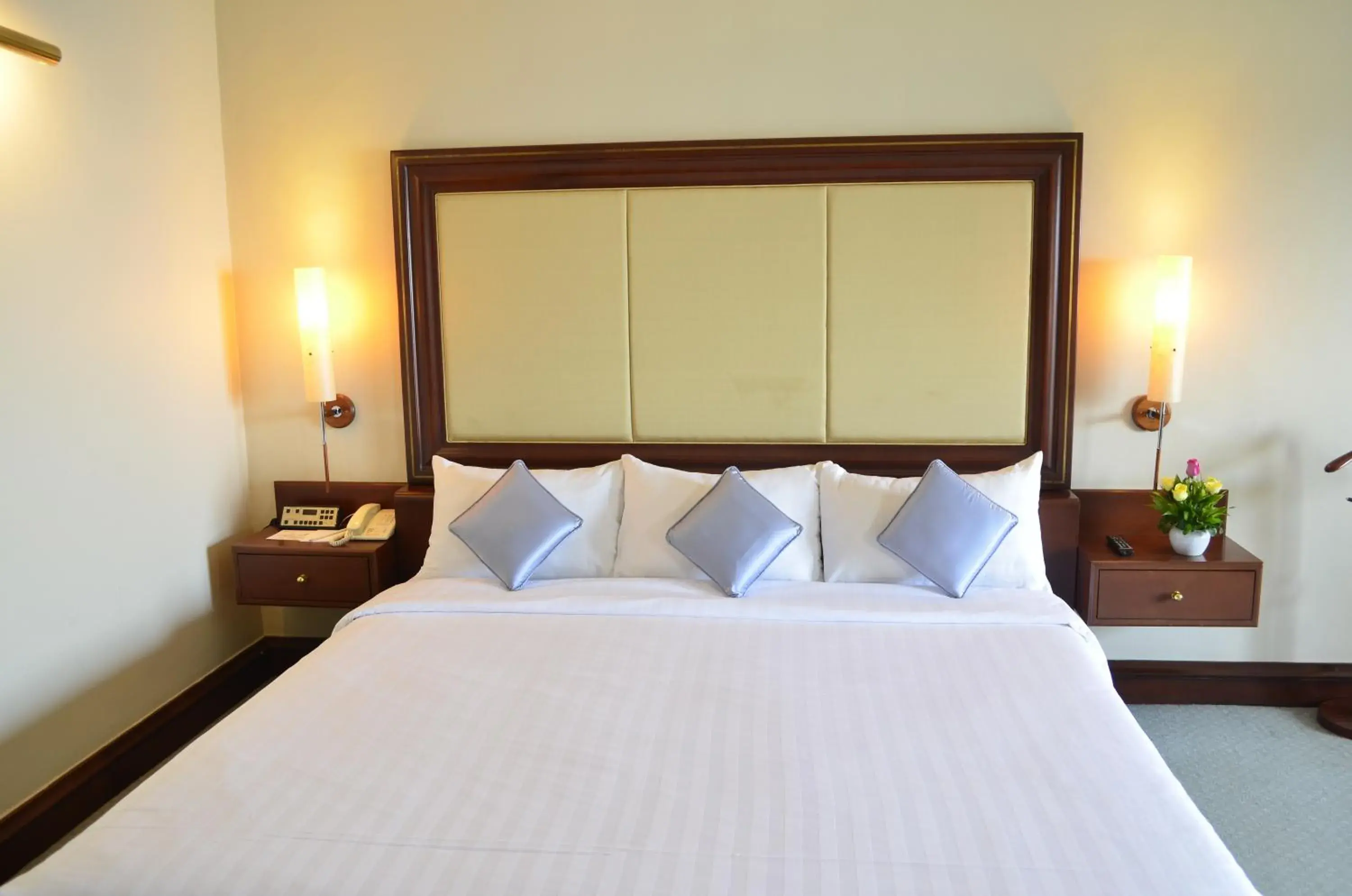 Bedroom, Room Photo in Hotel Cambodiana