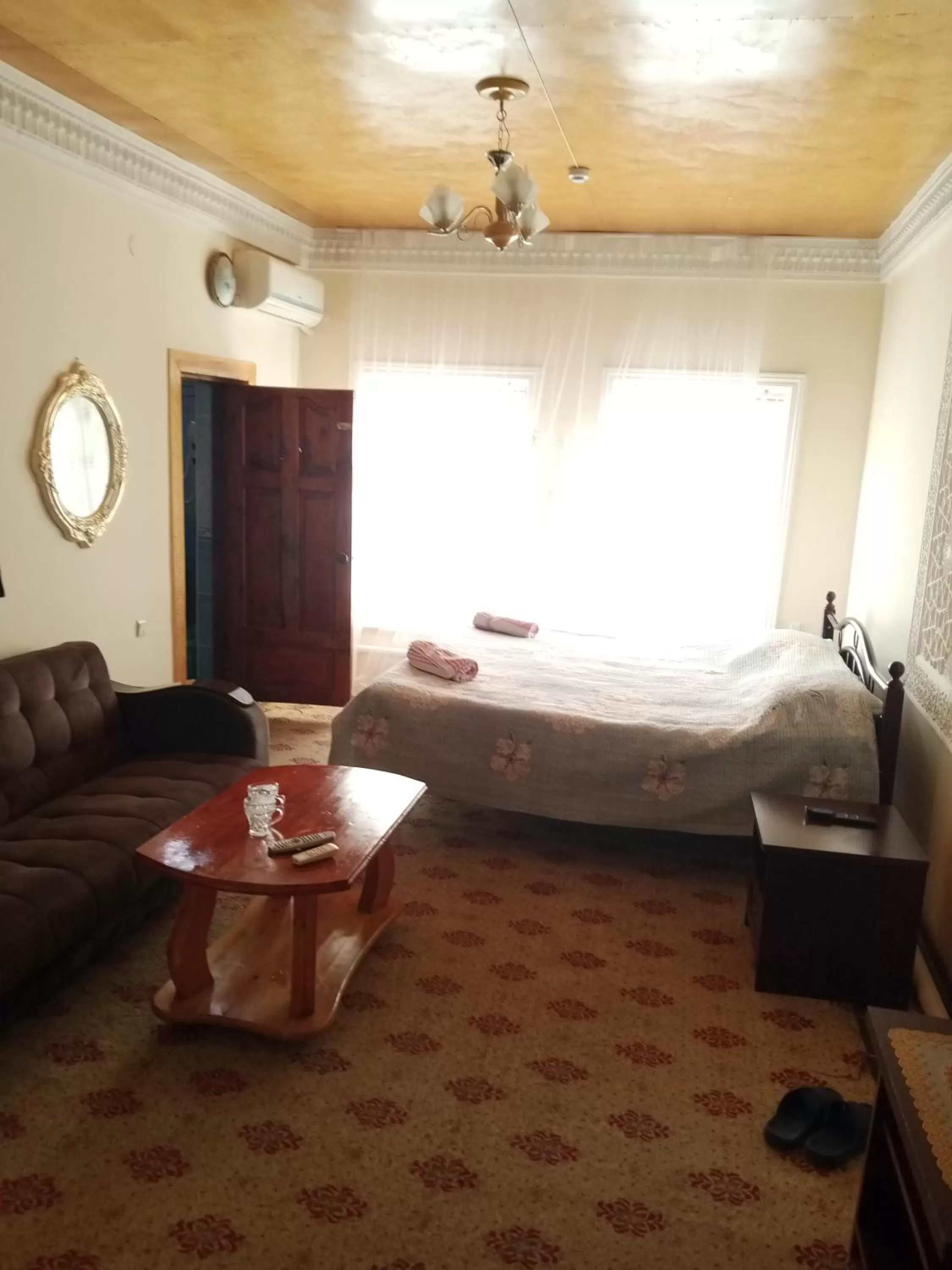 Bed in Best Hotel Nasriddin Navruz 1 Minut way till Old City