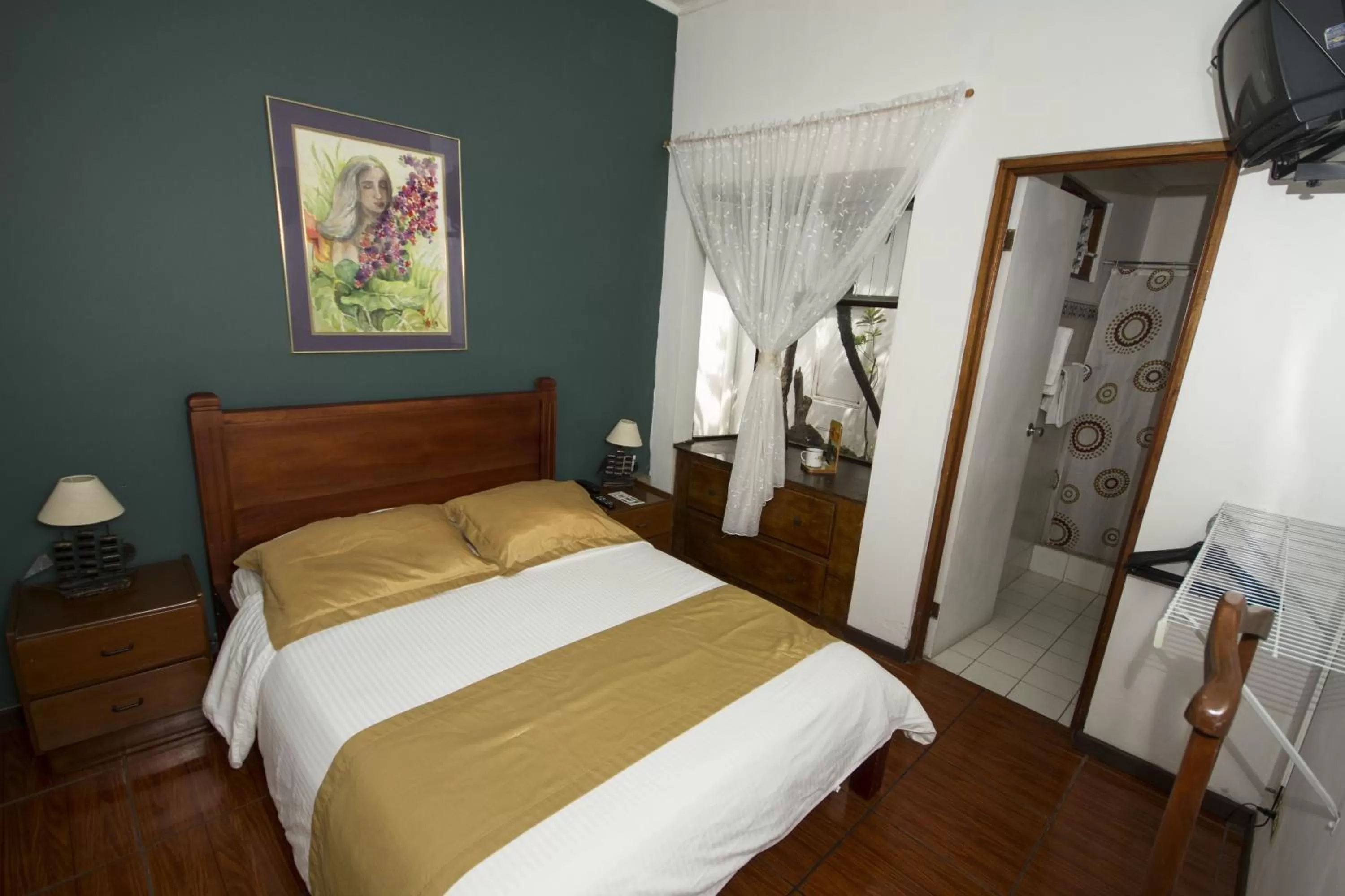 Photo of the whole room, Bed in Hotel 1492