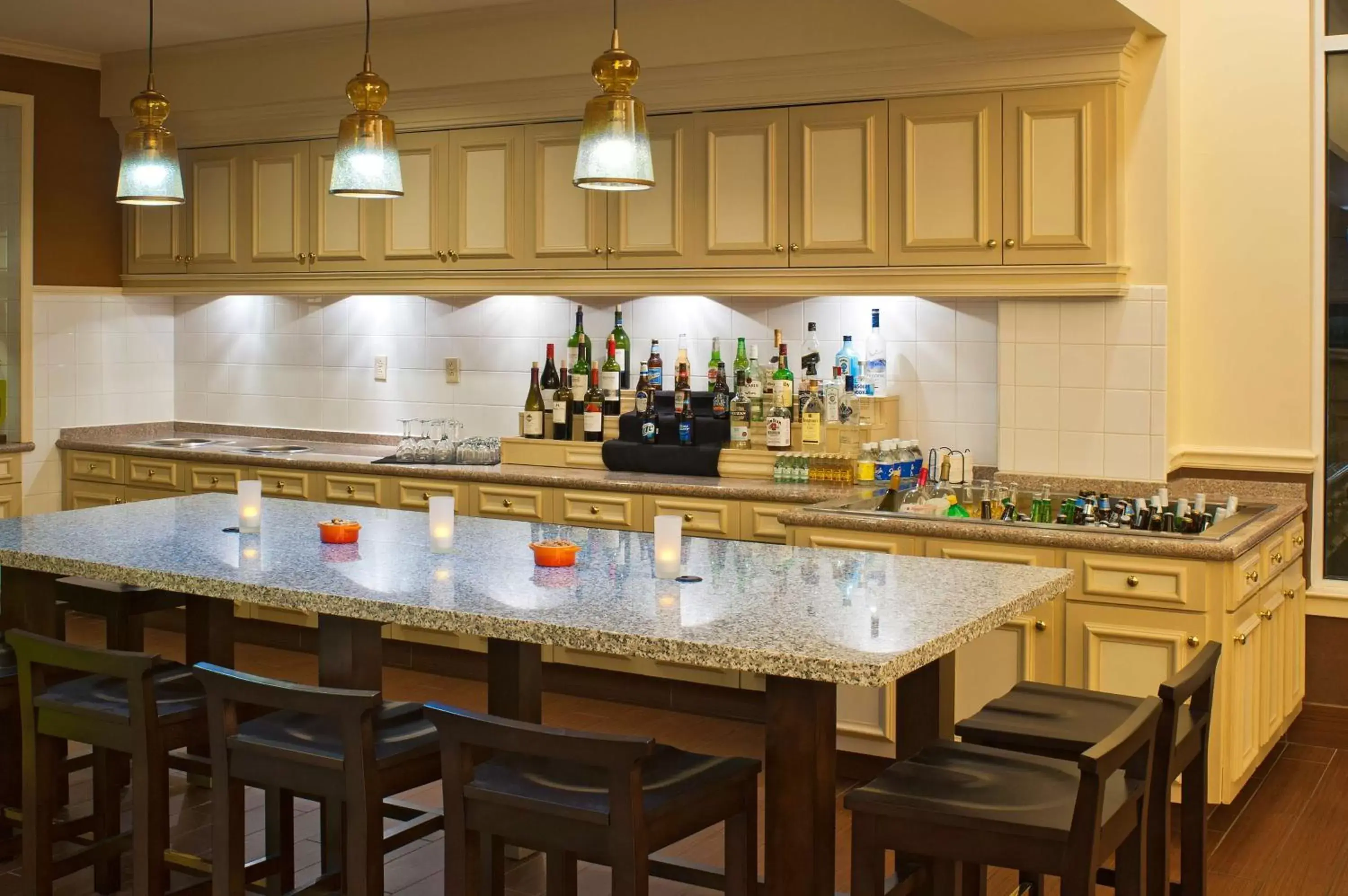 Lounge or bar, Restaurant/Places to Eat in Hilton Garden Inn Allentown Bethlehem Airport