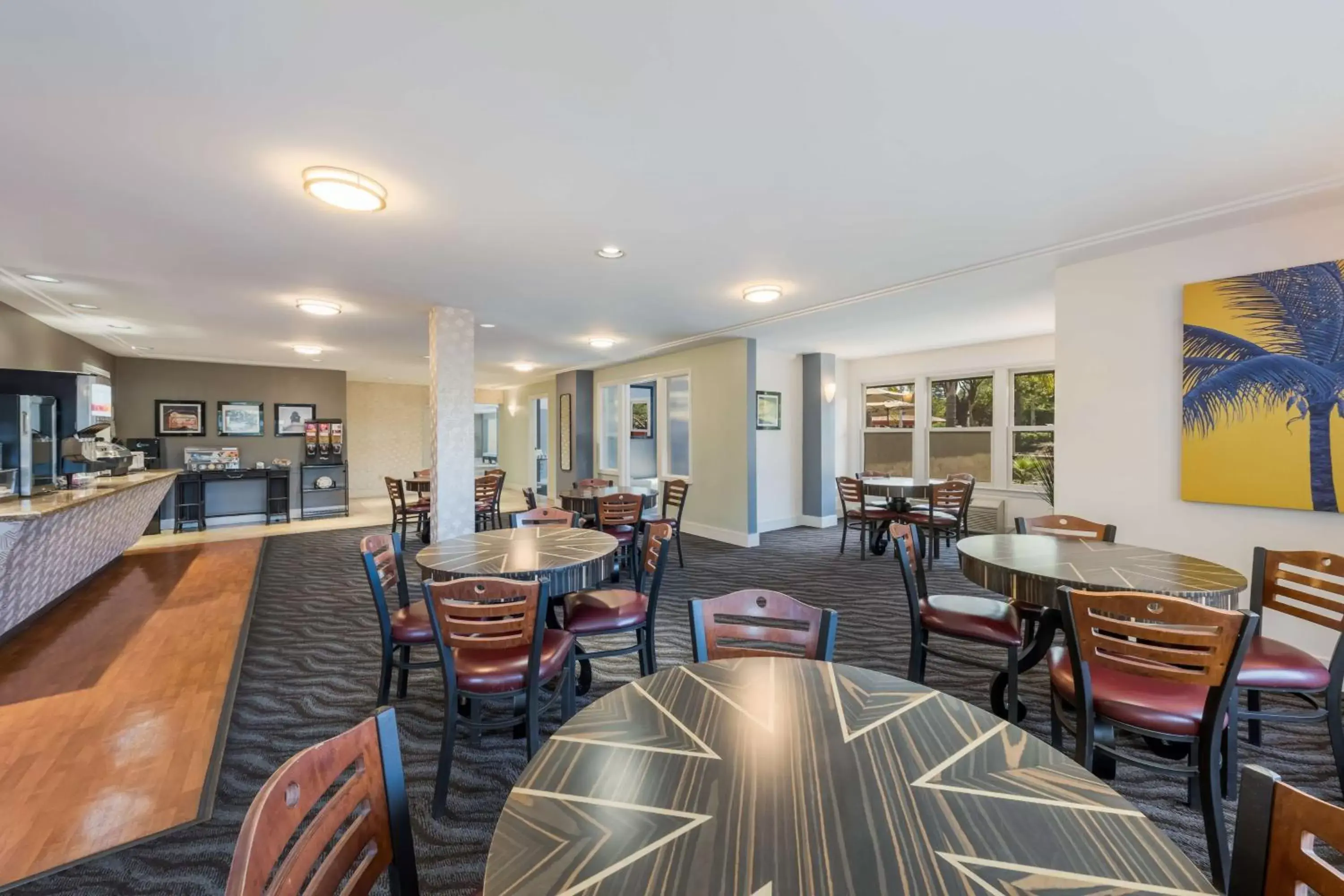 Restaurant/places to eat in SureStay Plus Hotel by Best Western Mountain View Restaurant/places to eat in SureStay Plus Hotel by Best Western Mountain View