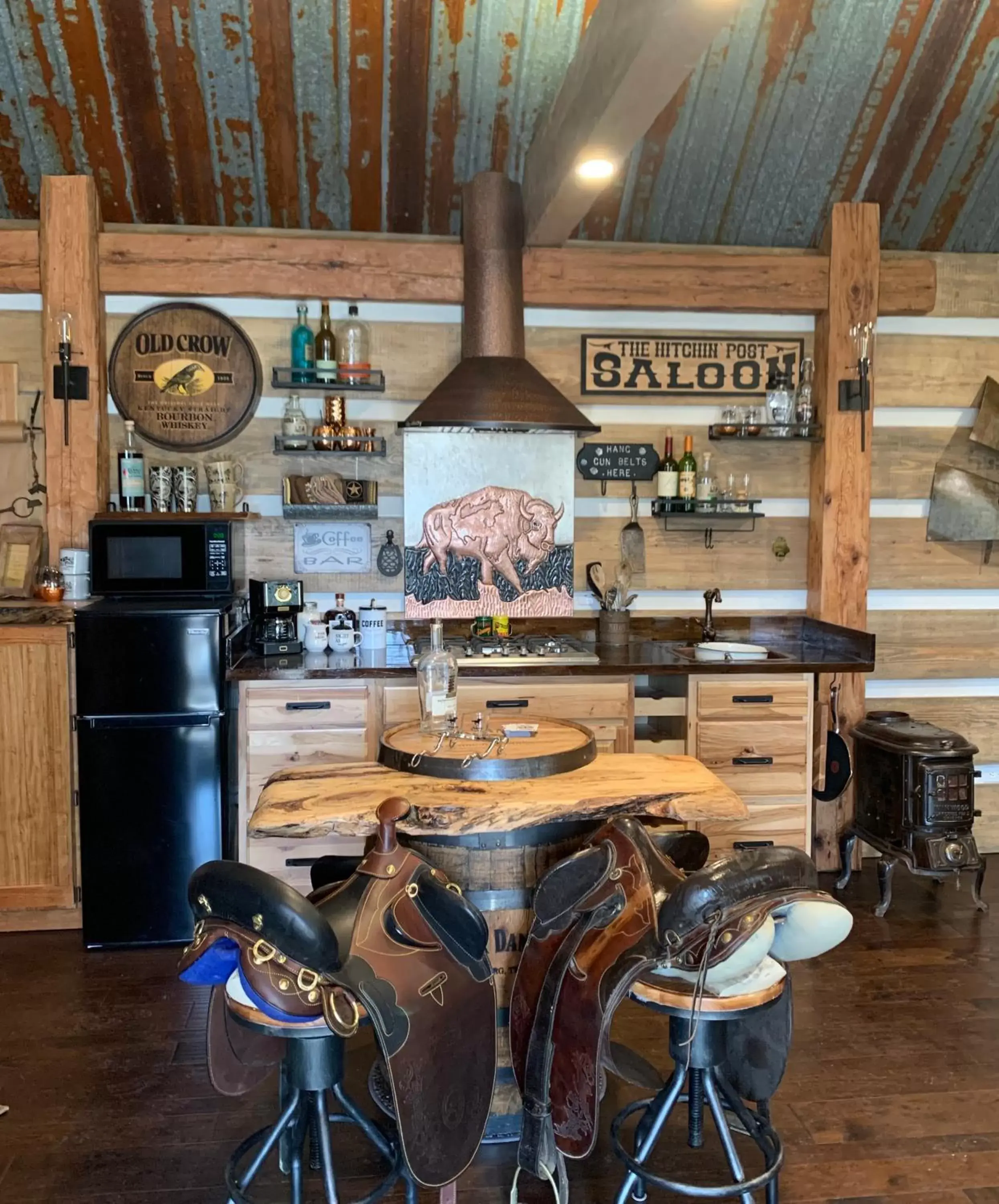 Decorative detail, Restaurant/Places to Eat in Fox Pass Cabins