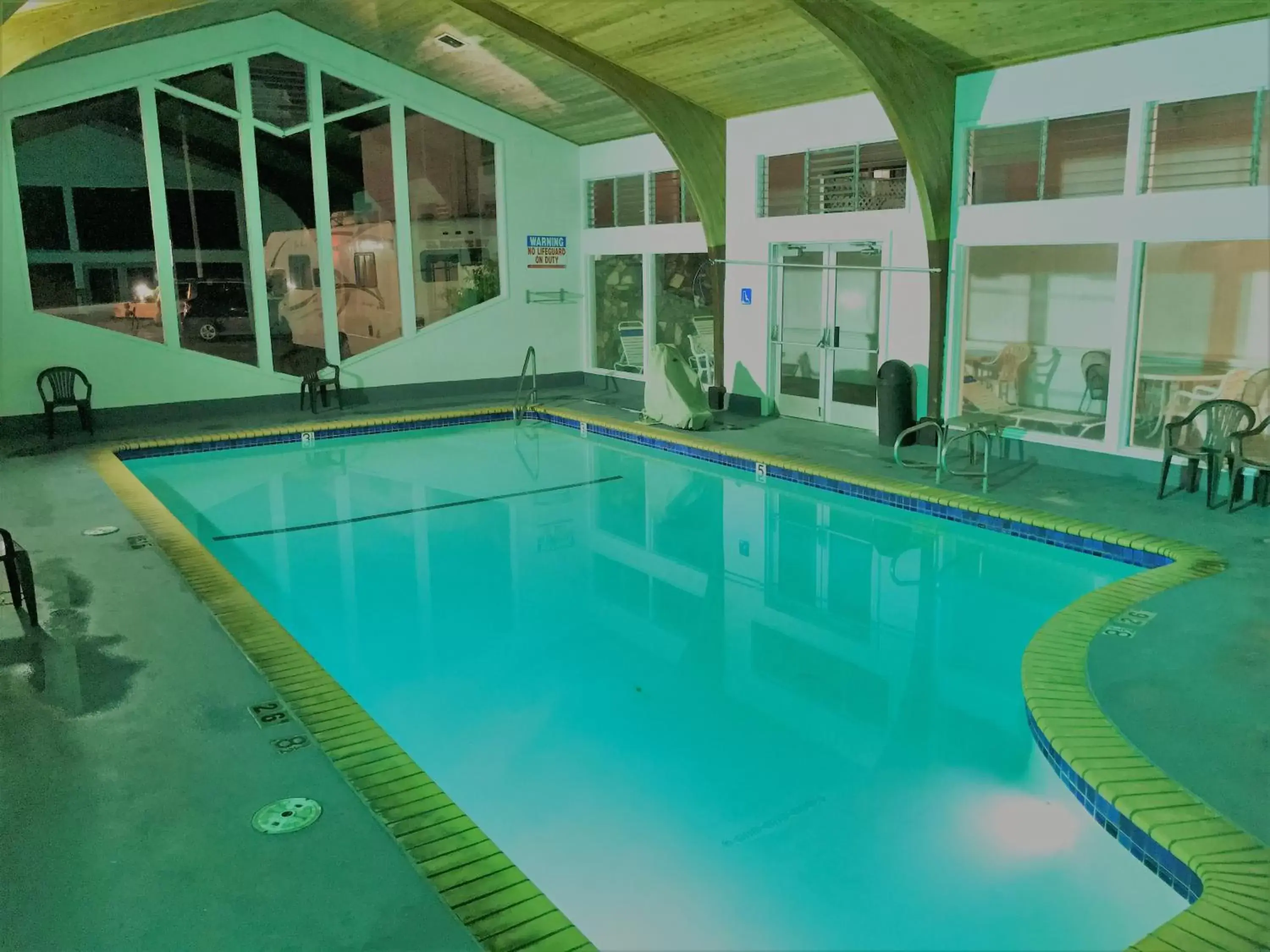 Swimming pool in Stargazer Inn and Suites