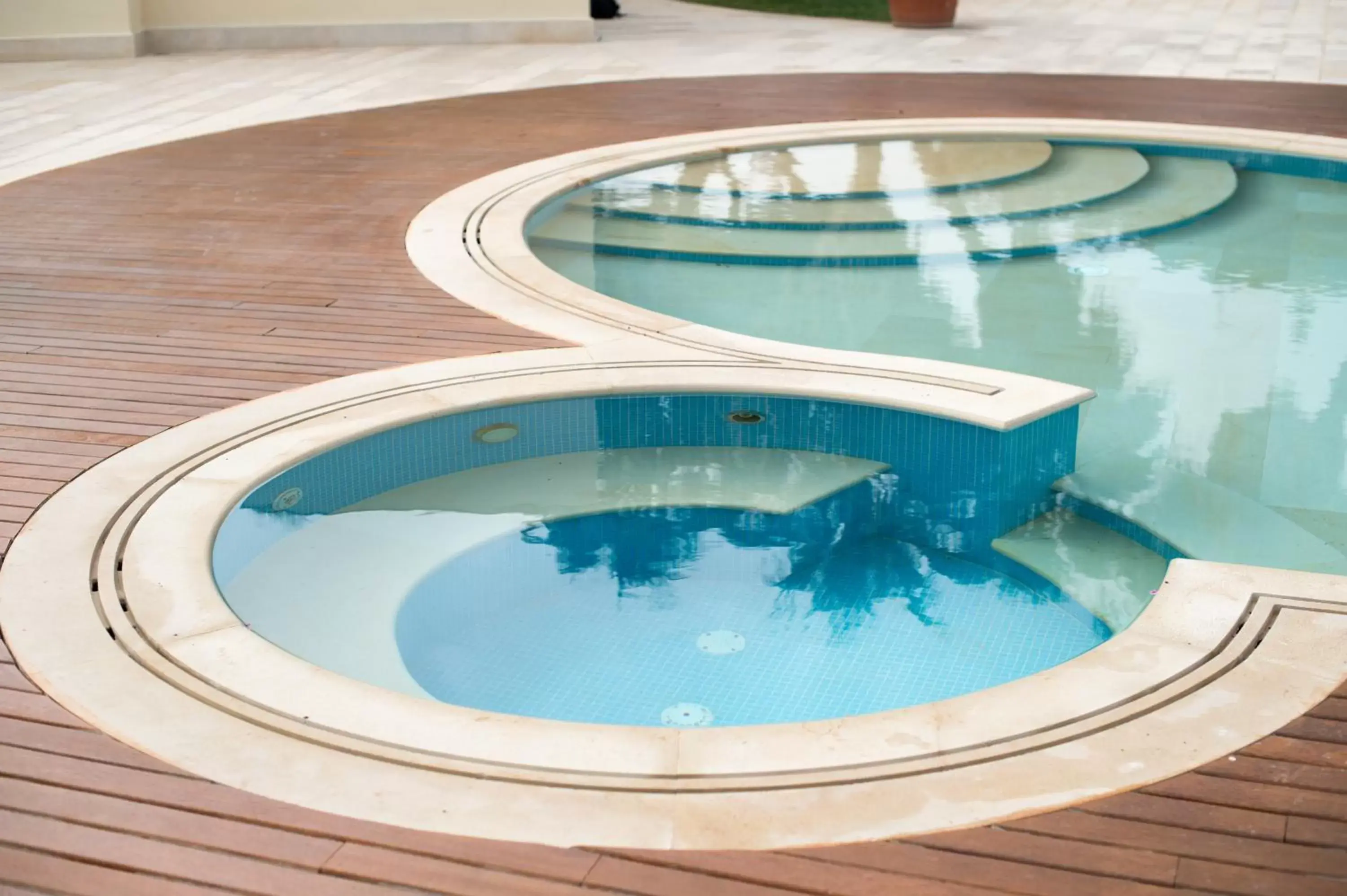 Hot Tub, Swimming Pool in Archeo Hotel