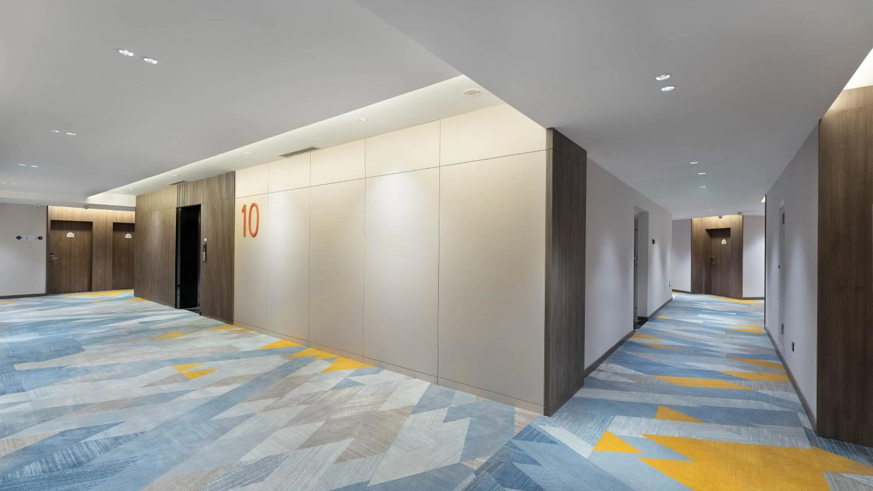 Lobby or reception, Bed in Holiday Inn Express Kunming Panlong by IHG