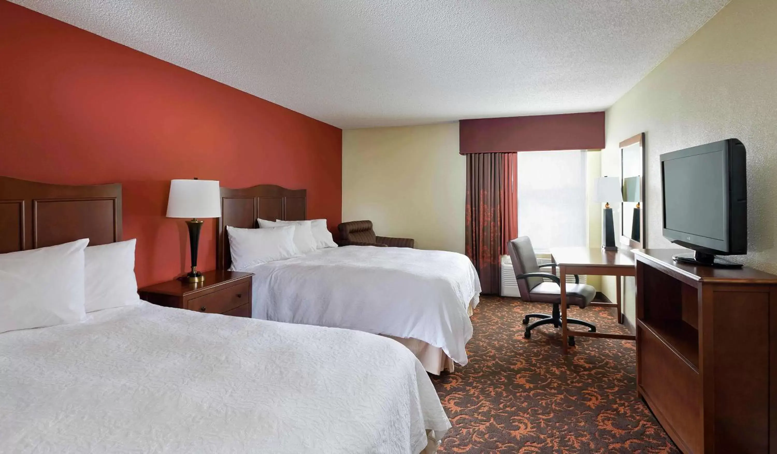 Bedroom, Bed in Hampton Inn Chicago-Tinley Park Bedroom, Bed in Hampton Inn Chicago-Tinley Park