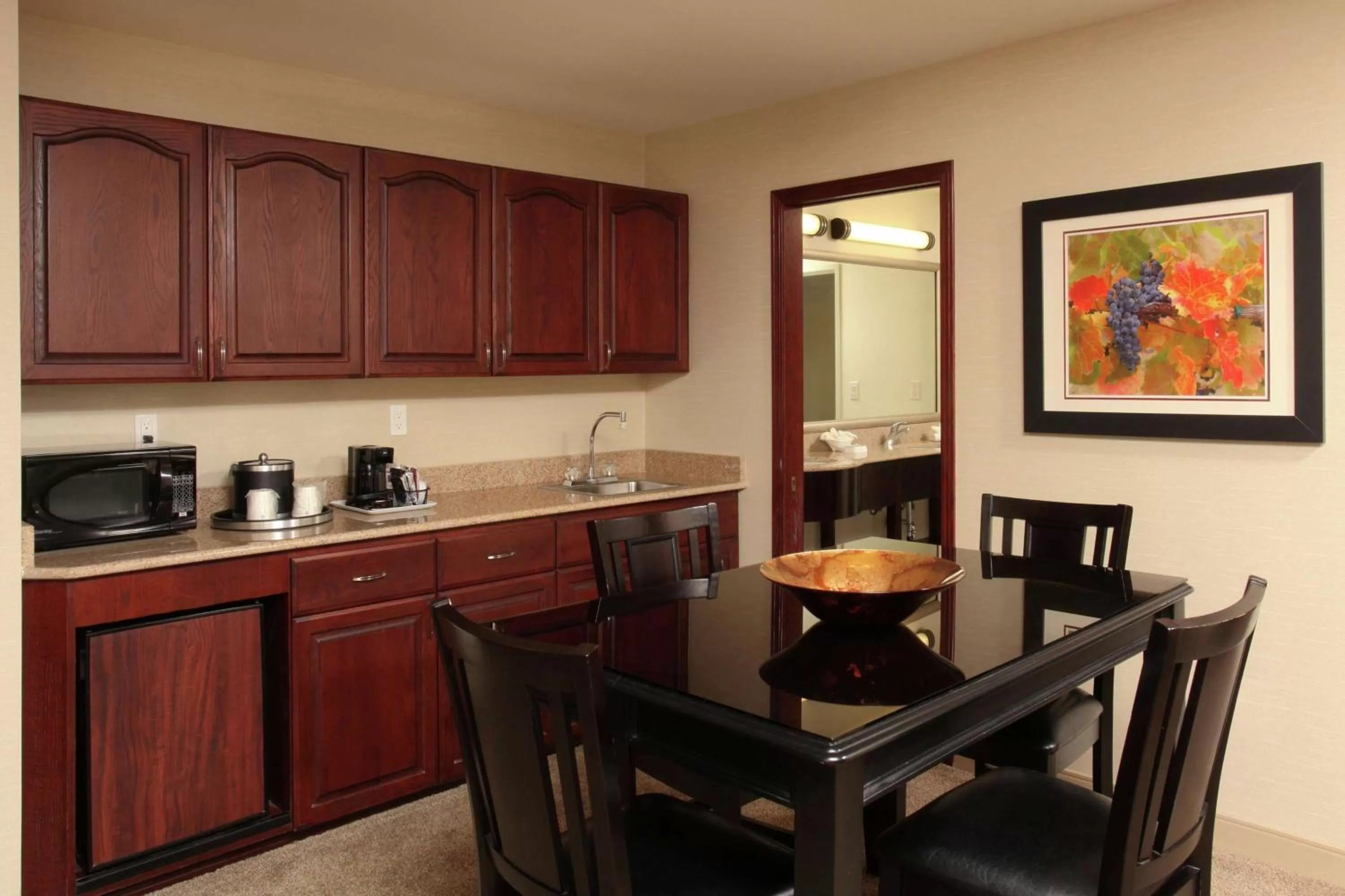 Kitchen or kitchenette in Hampton Inn Richland-Tri Cities