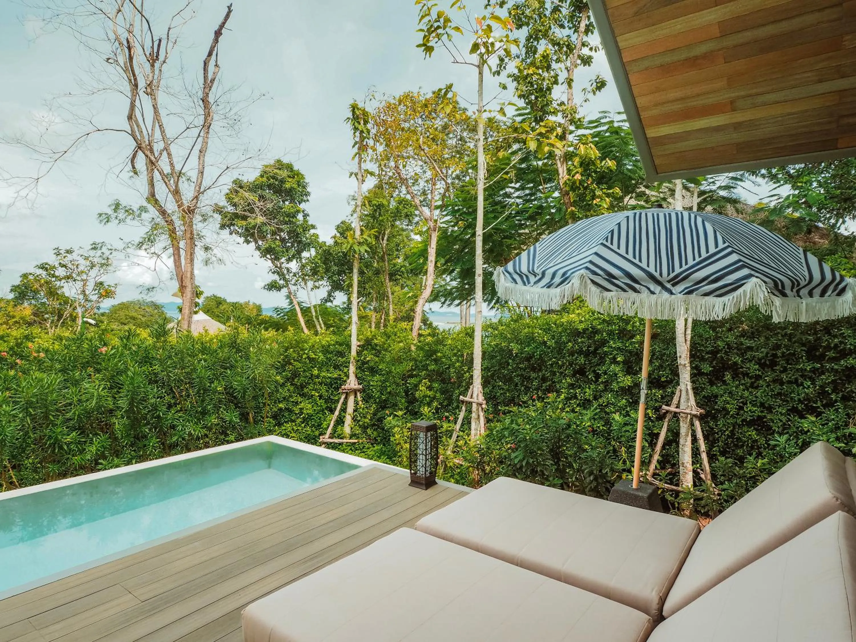 Swimming pool in Island Escape Burasari